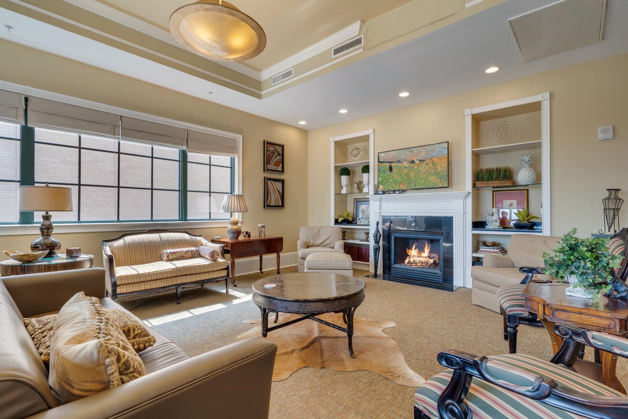 121 N Monroe Street Unit: 1103