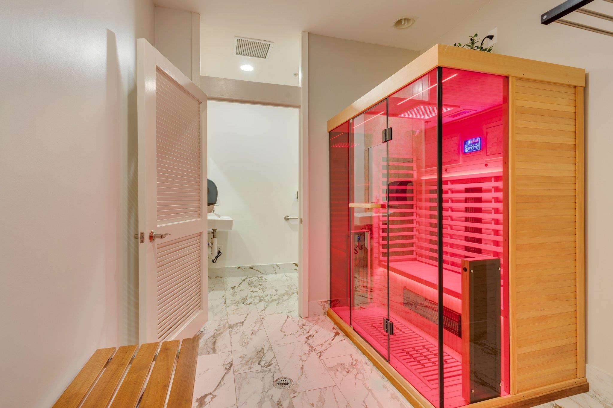 121 N Monroe Street Unit: 1103