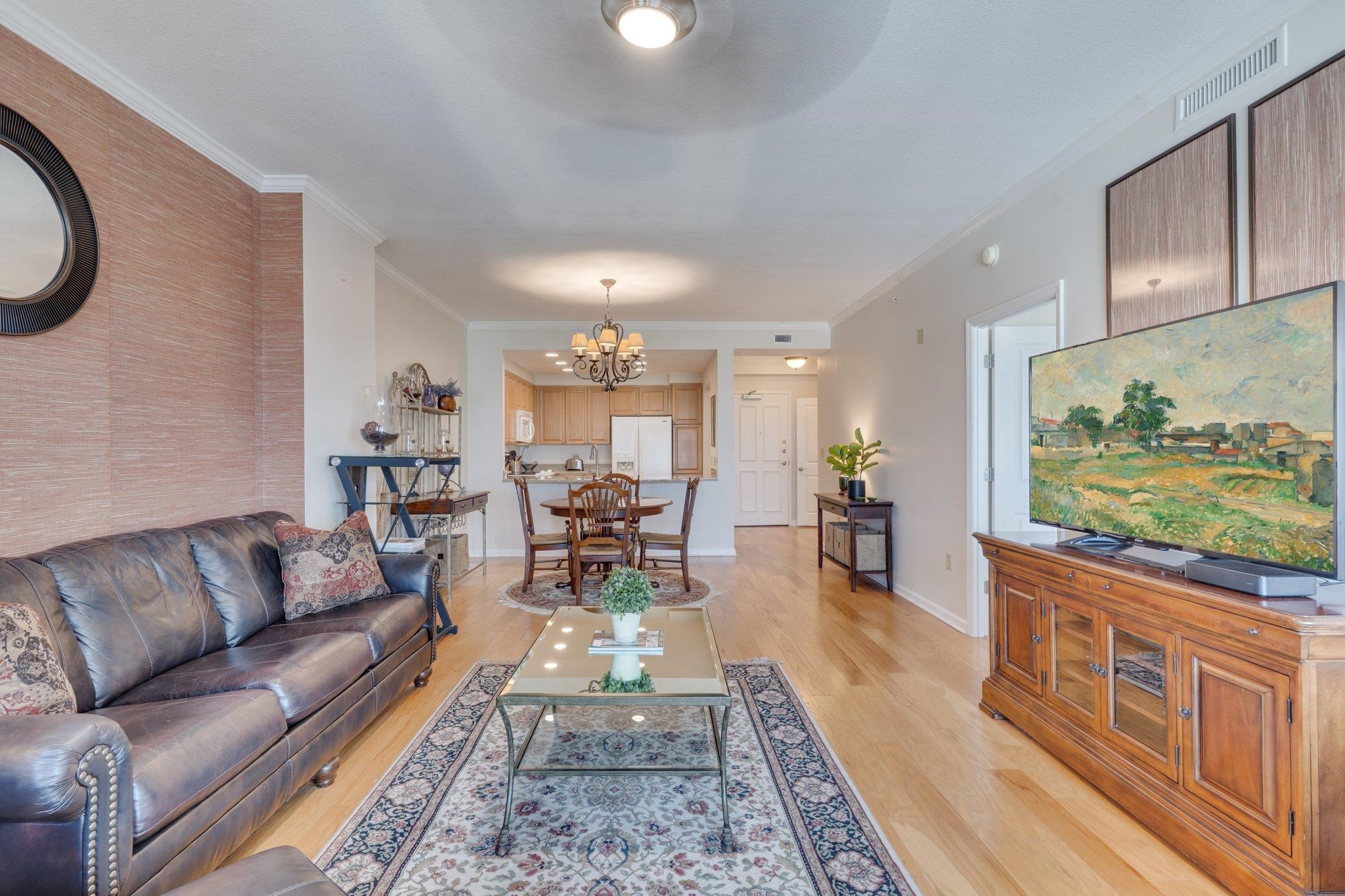 121 N Monroe Street Unit: 1103