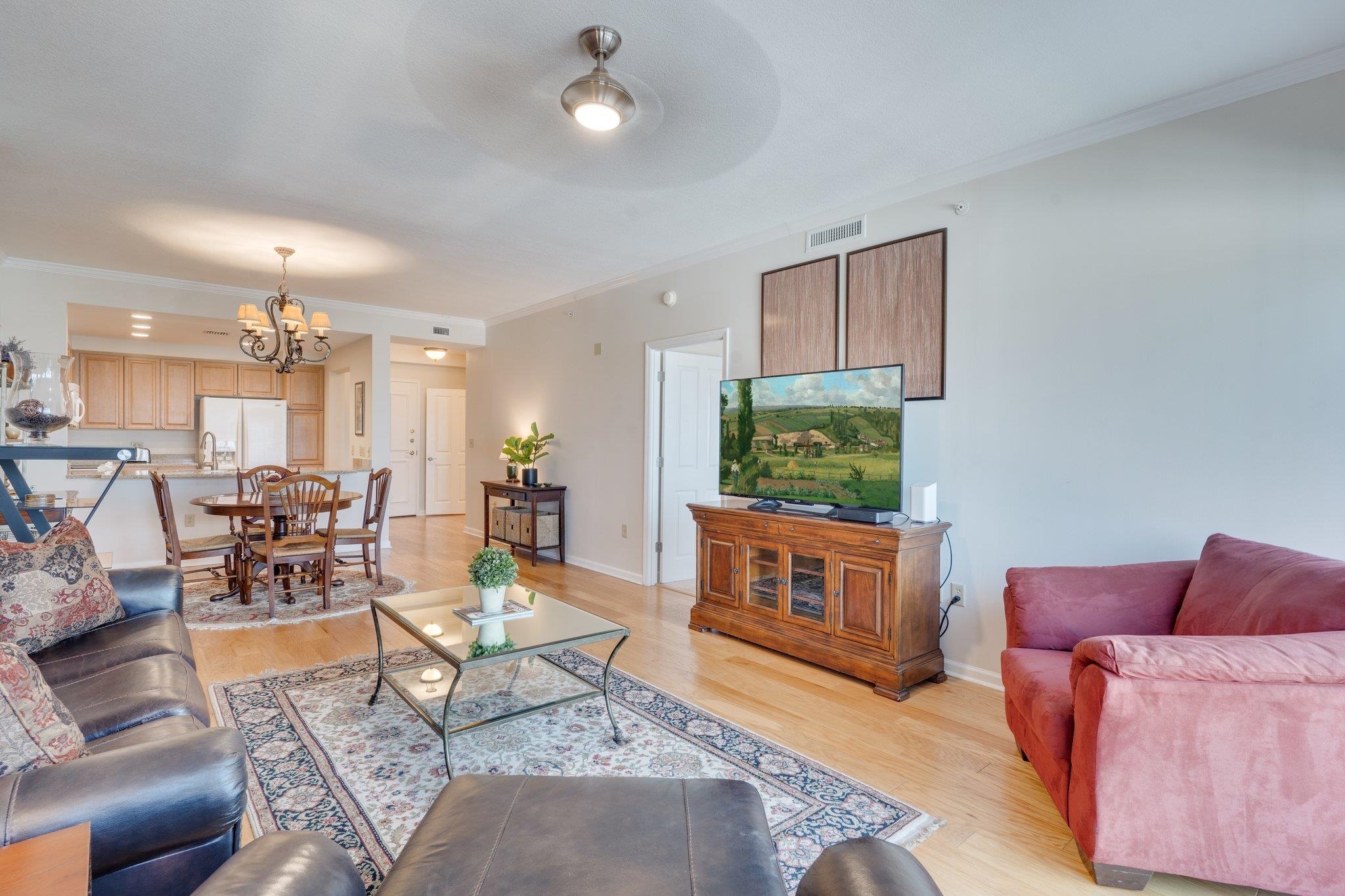 121 N Monroe Street Unit: 1103