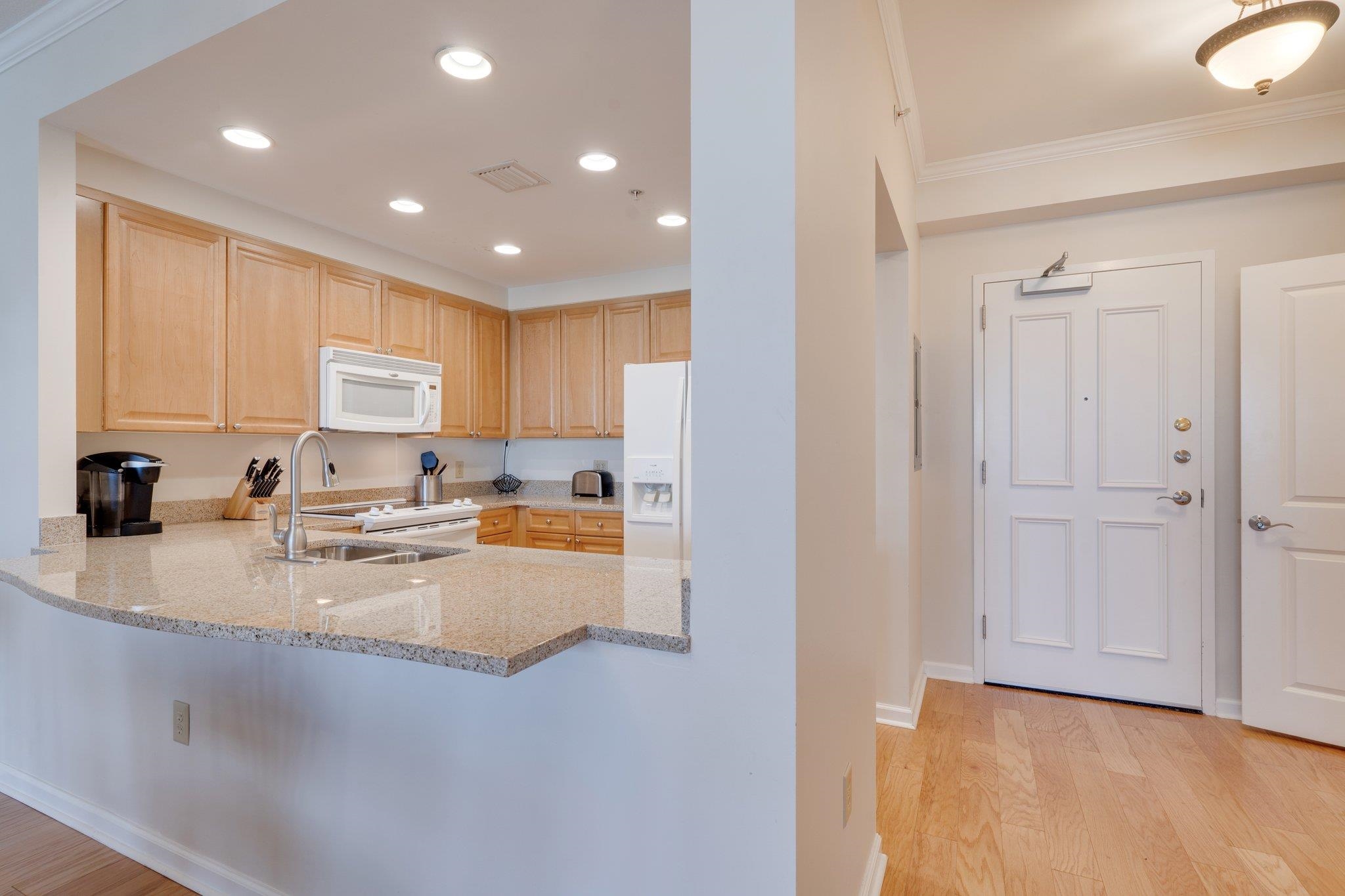 121 N Monroe Street Unit: 1103