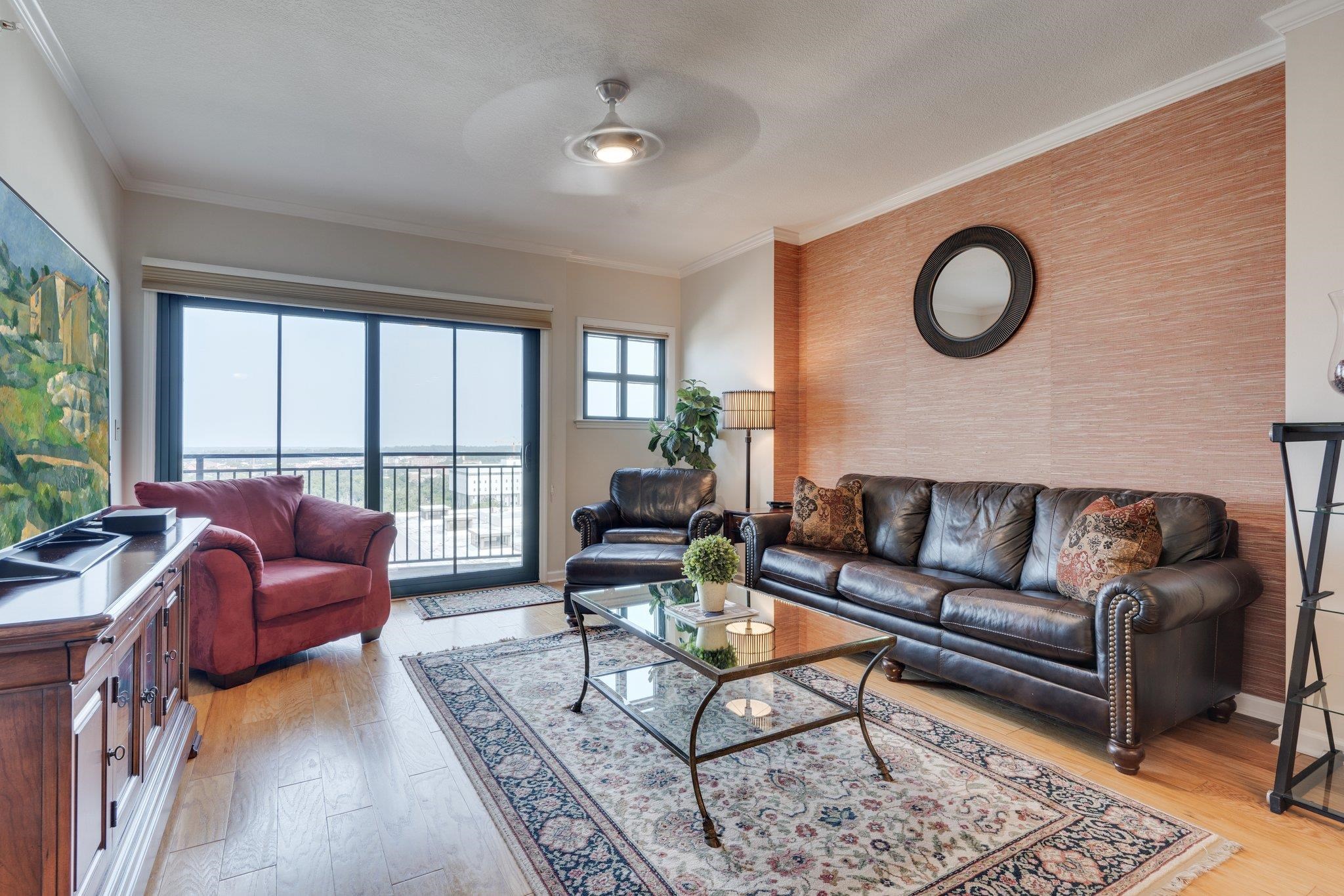 121 N Monroe Street Unit: 1103