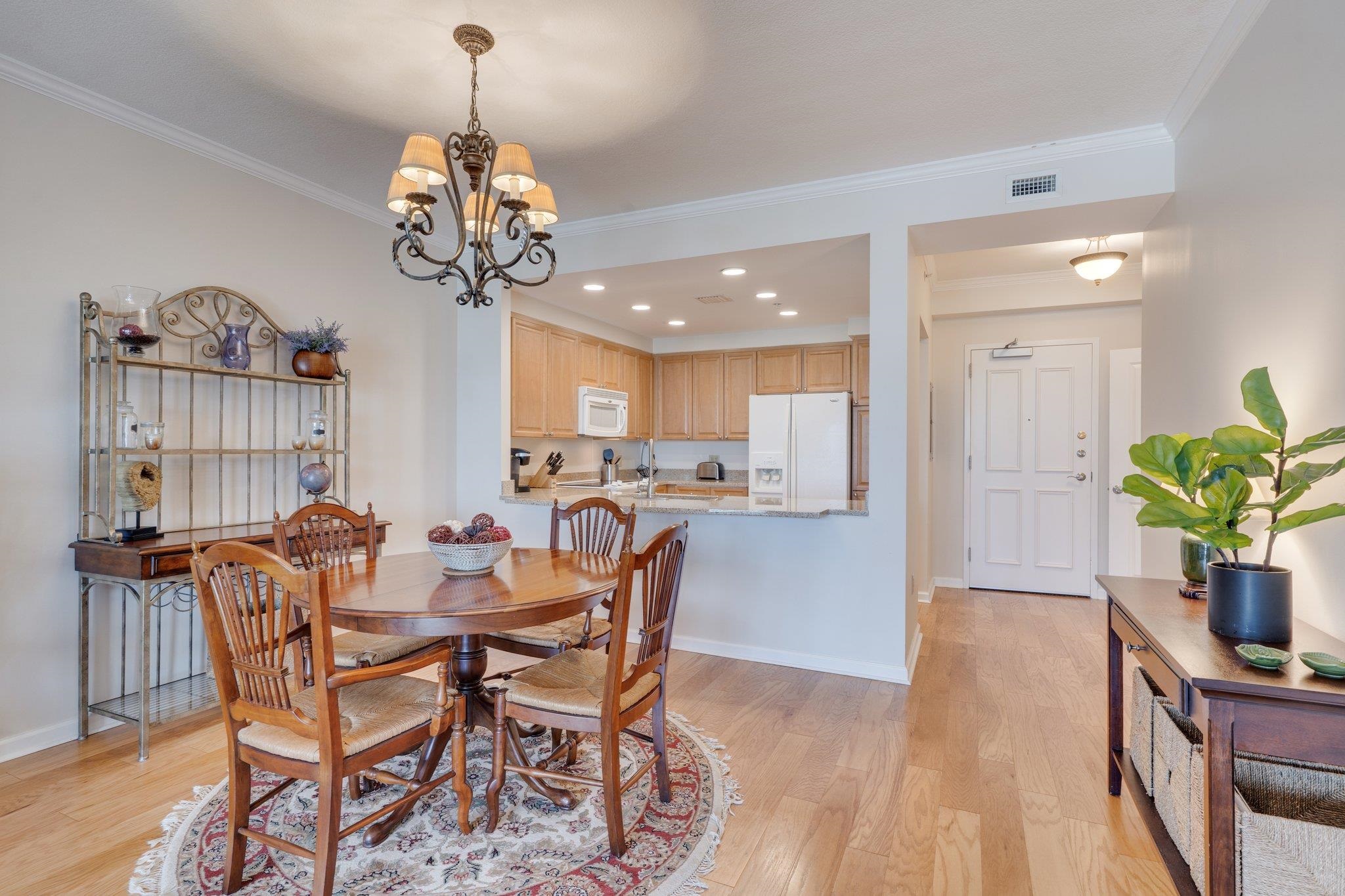 121 N Monroe Street Unit: 1103