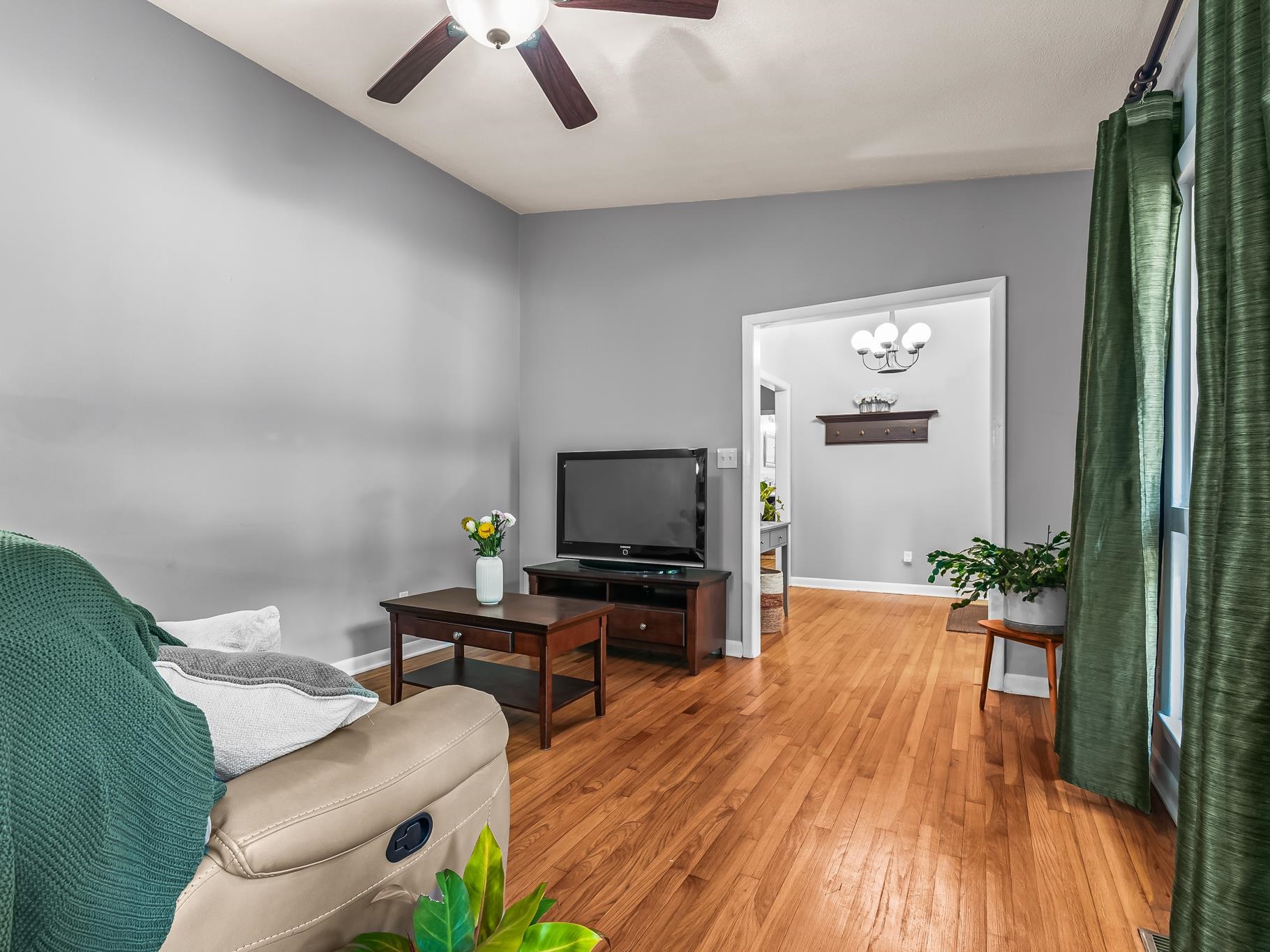 2106 High Road