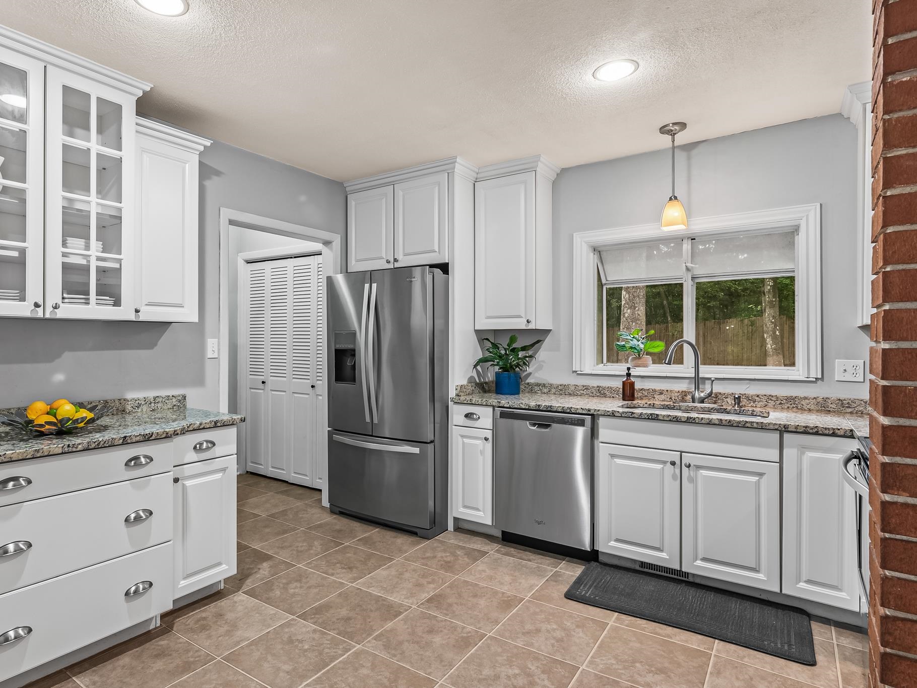 2106 High Road
