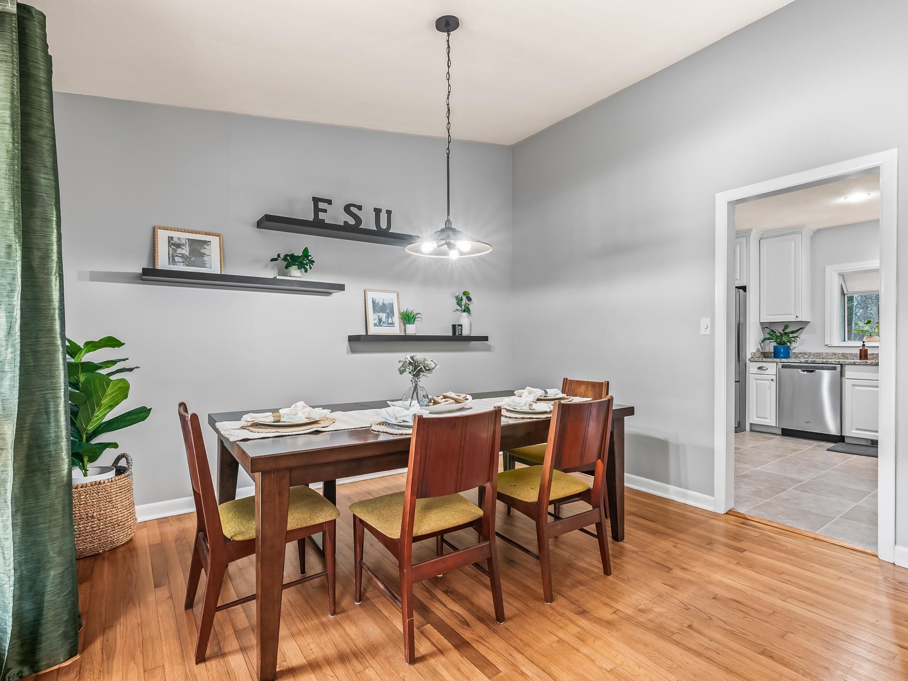 2106 High Road