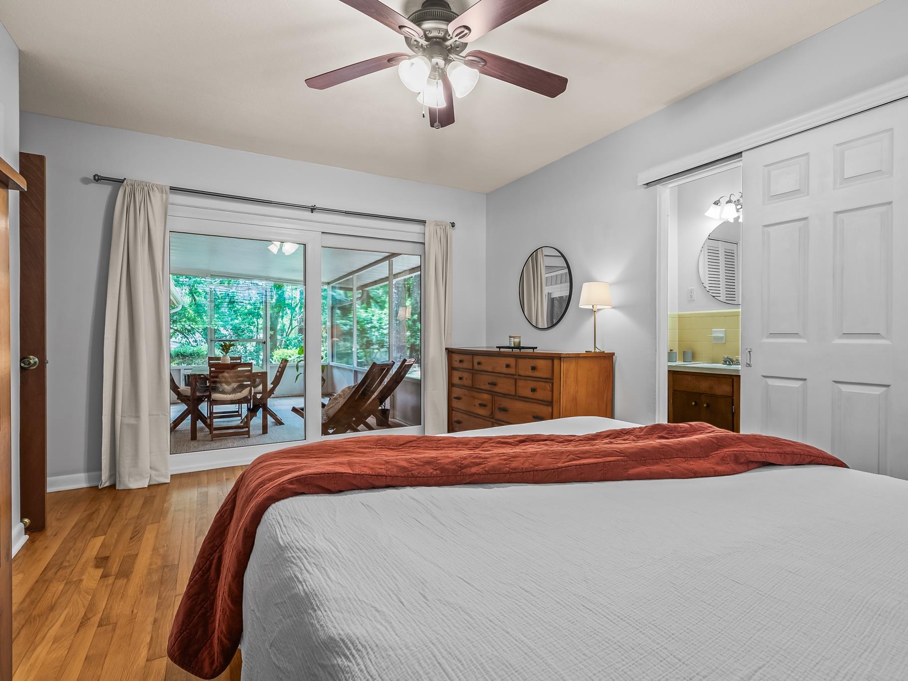 2106 High Road