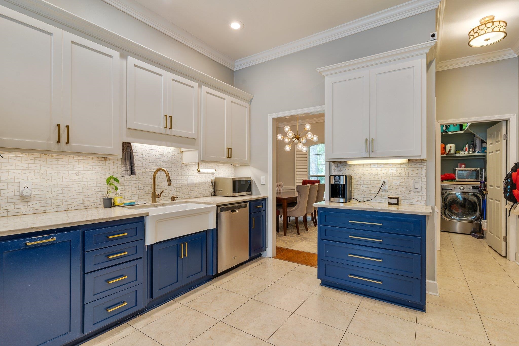 3690 Dexter Drive