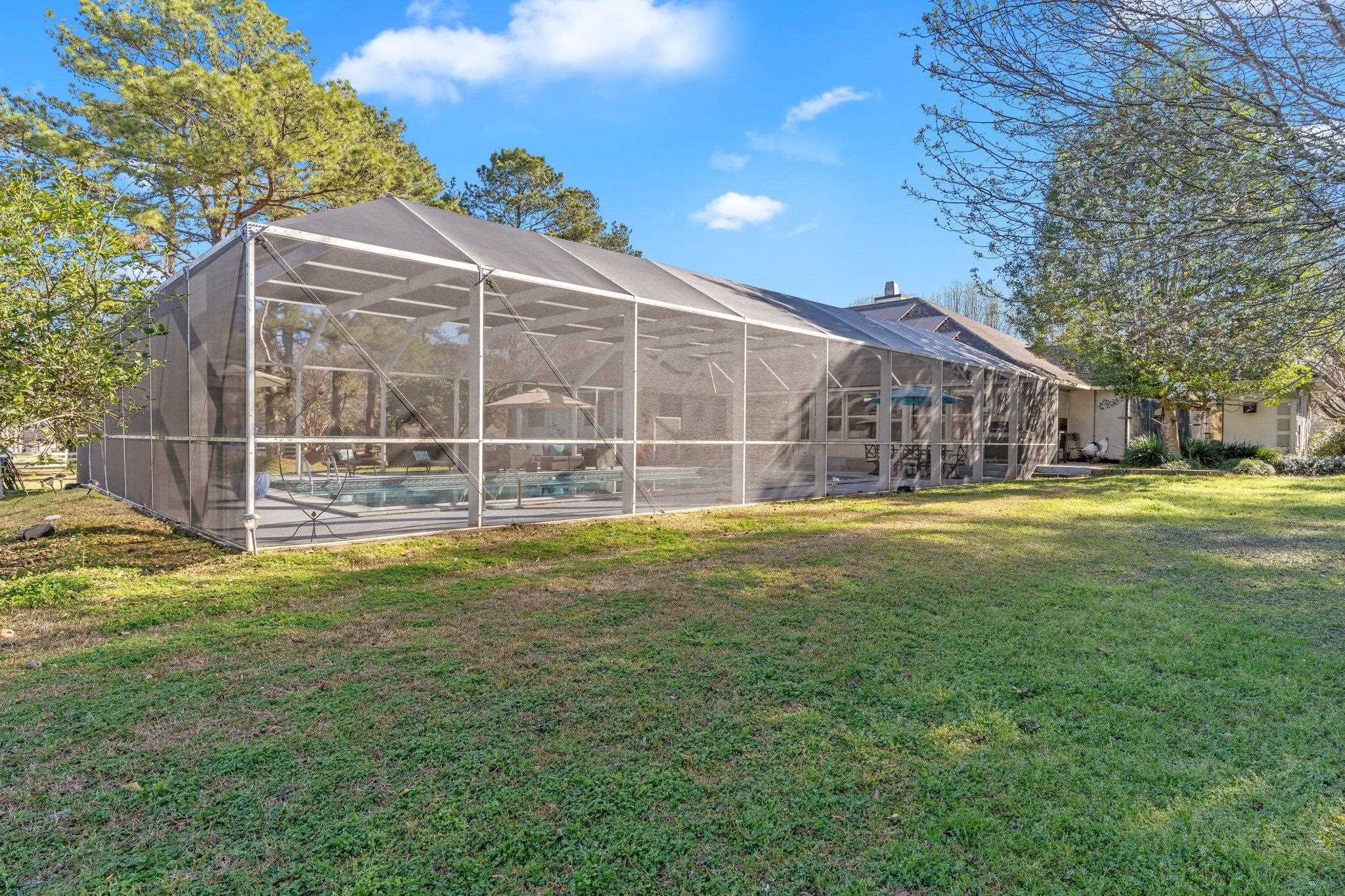 6069 Thackeray Lane