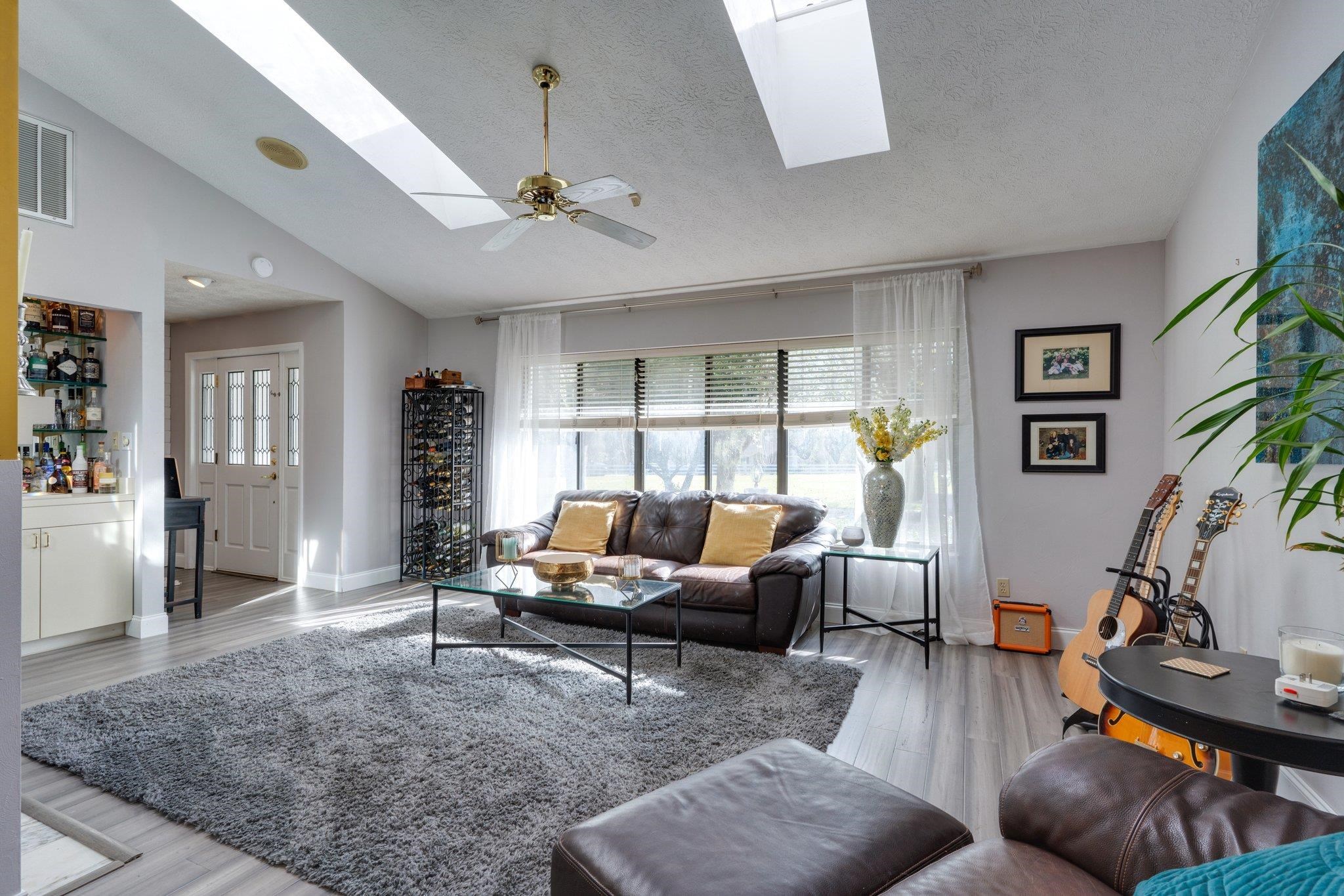 6069 Thackeray Lane