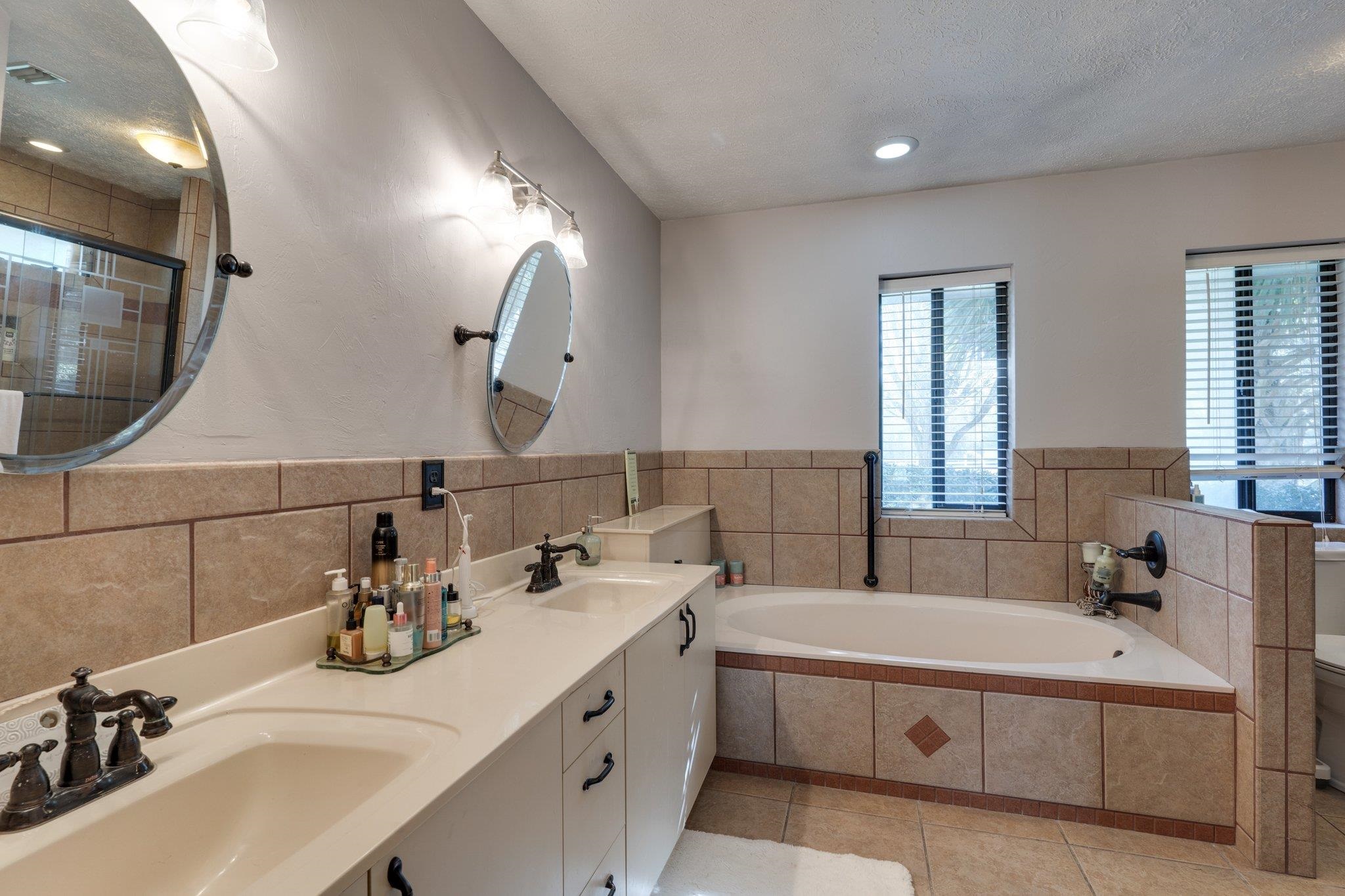 6069 Thackeray Lane