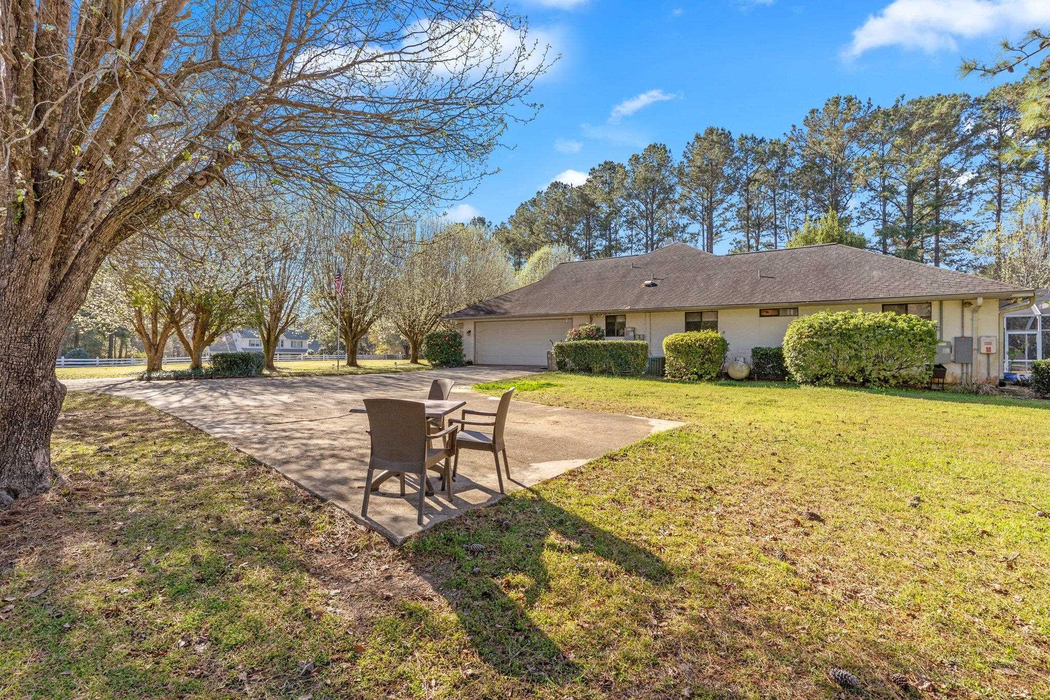 6069 Thackeray Lane