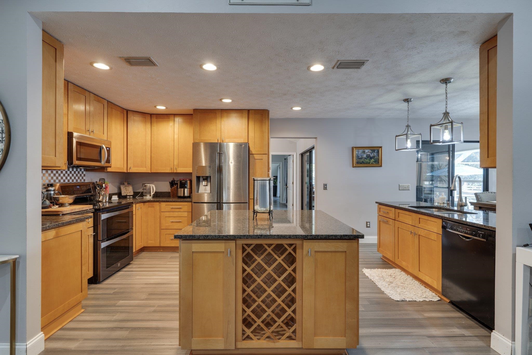 6069 Thackeray Lane