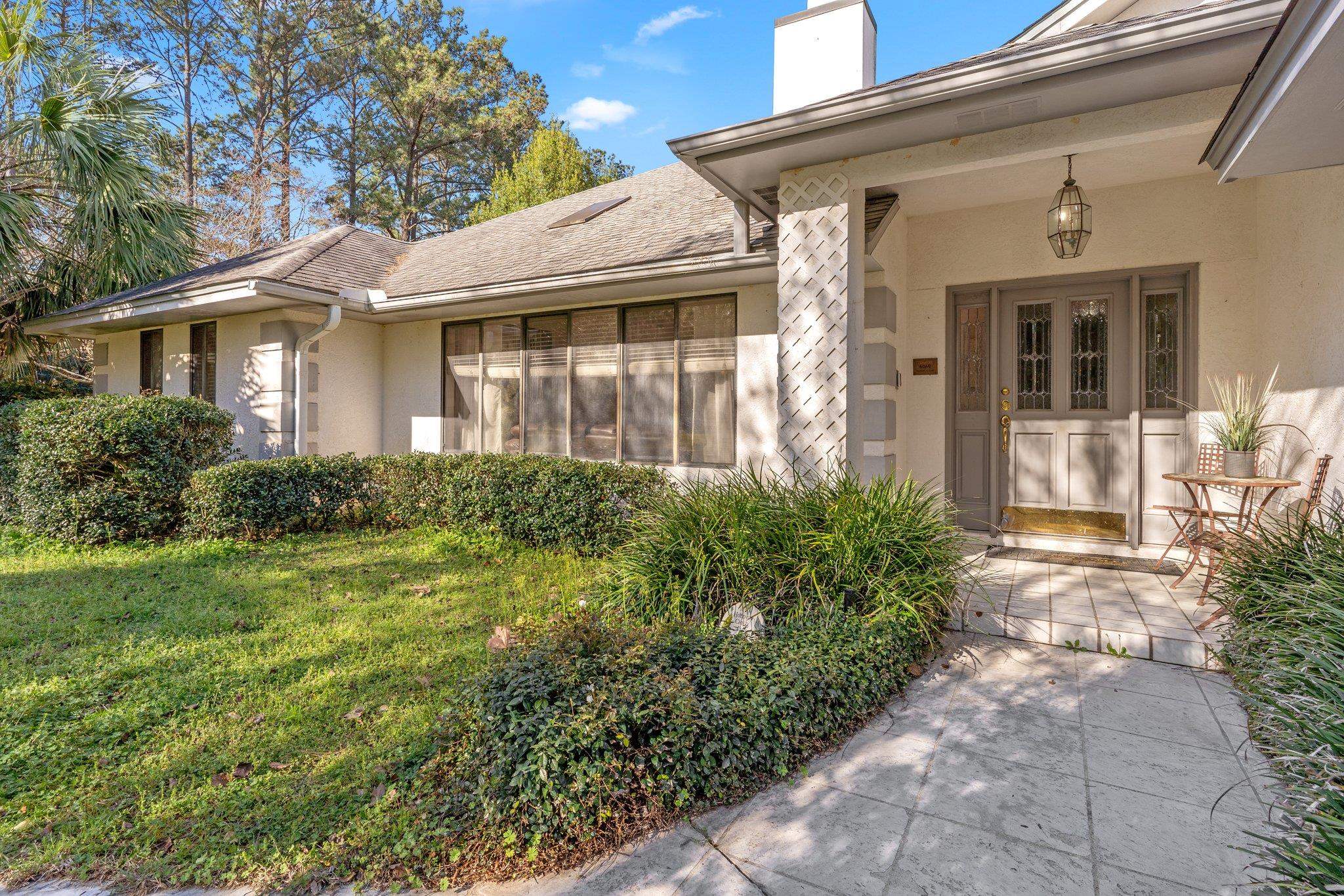 6069 Thackeray Lane