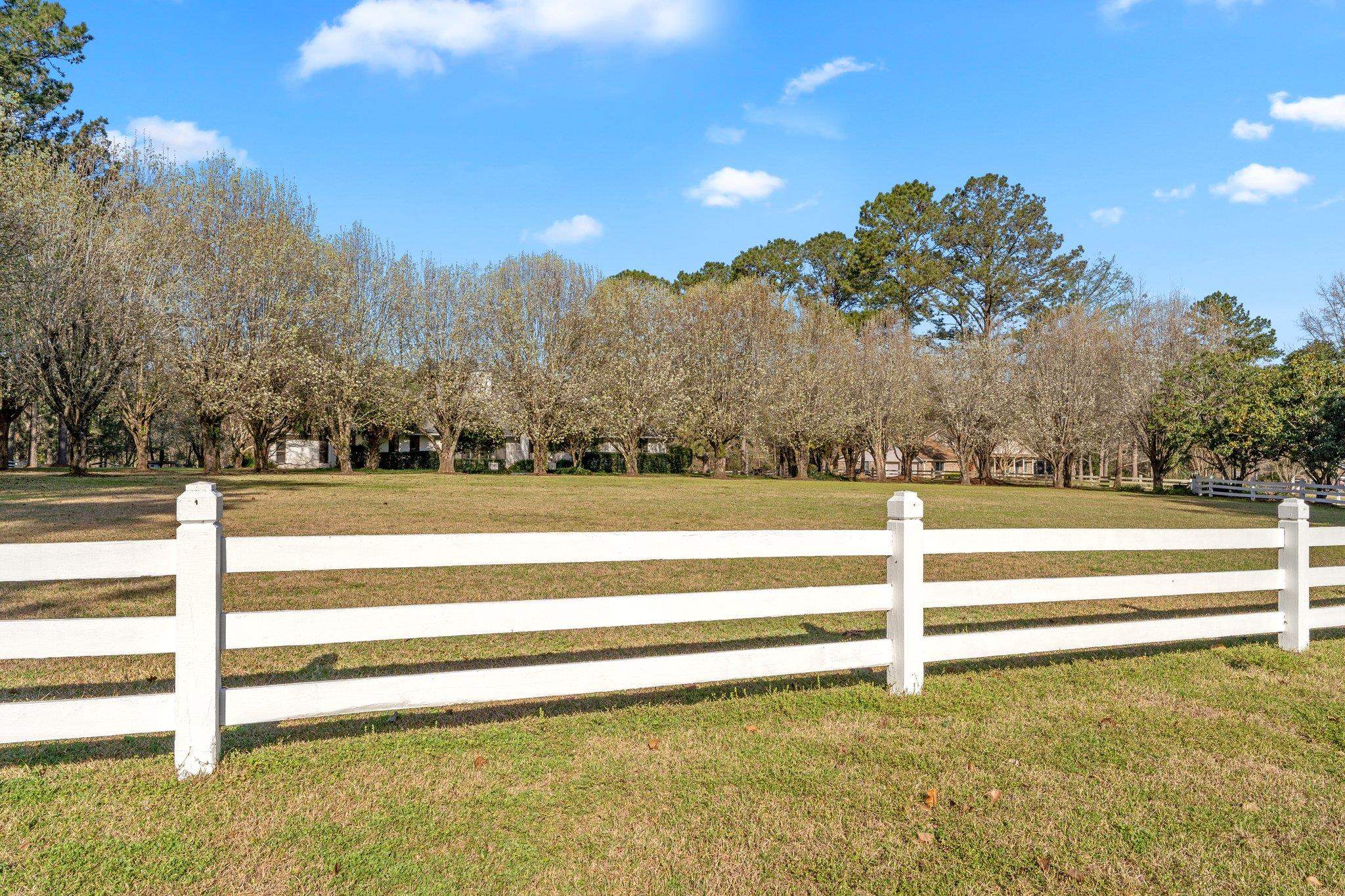 6069 Thackeray Lane