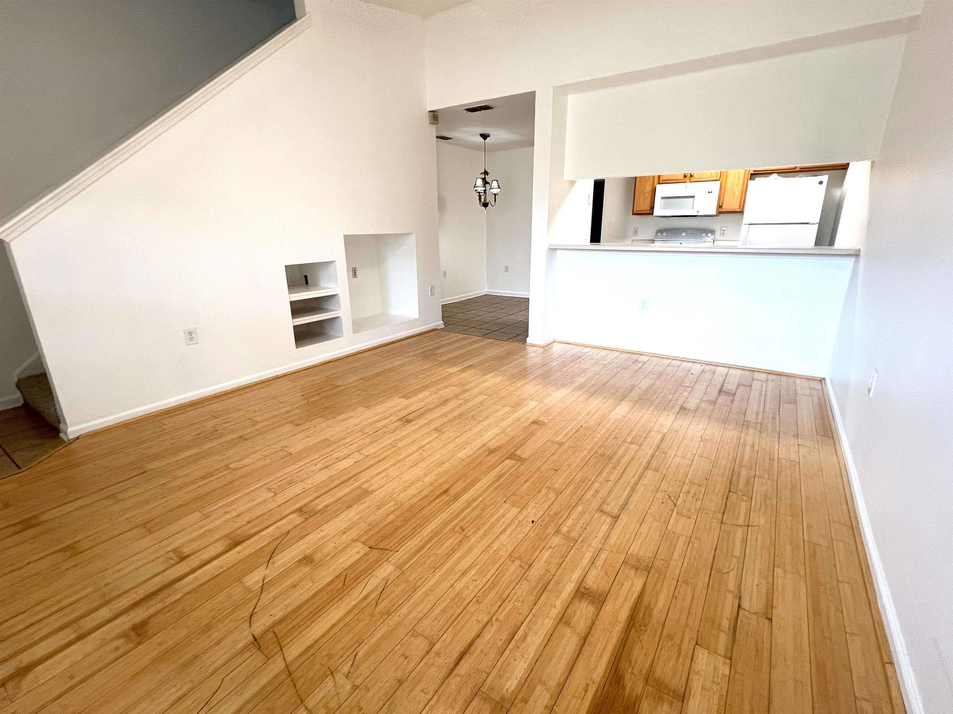 2738 W Tharpe Street Unit: 902