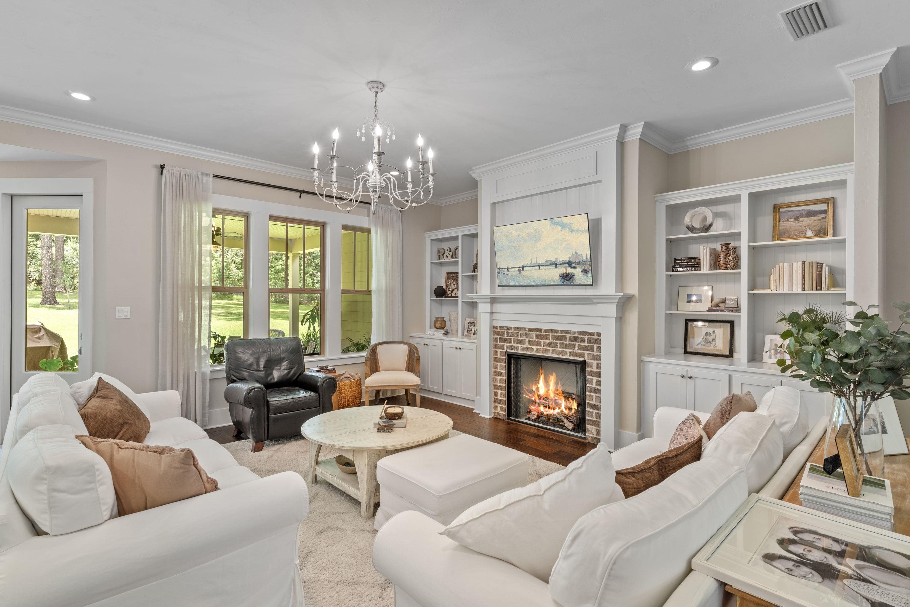 6323 Bird Dog Point