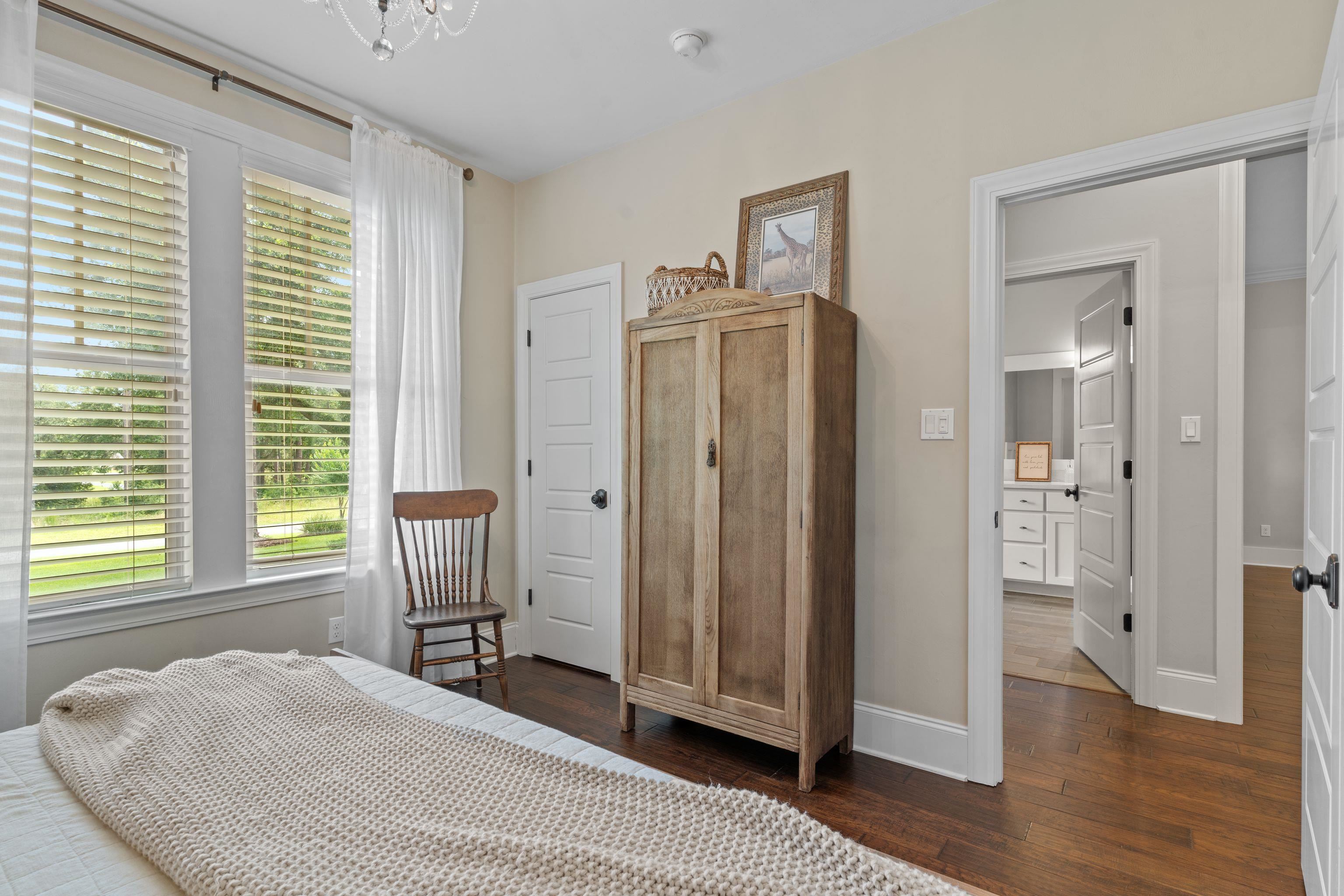 6323 Bird Dog Point