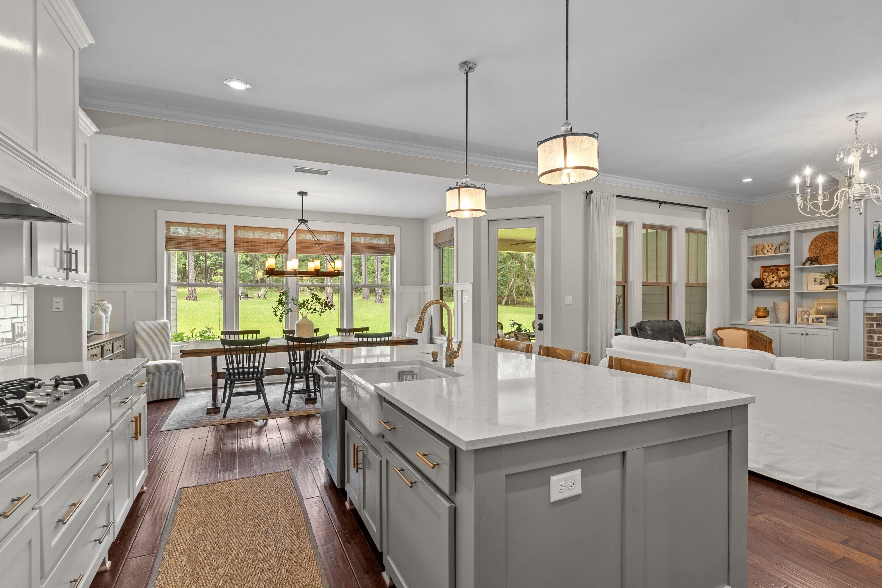 6323 Bird Dog Point