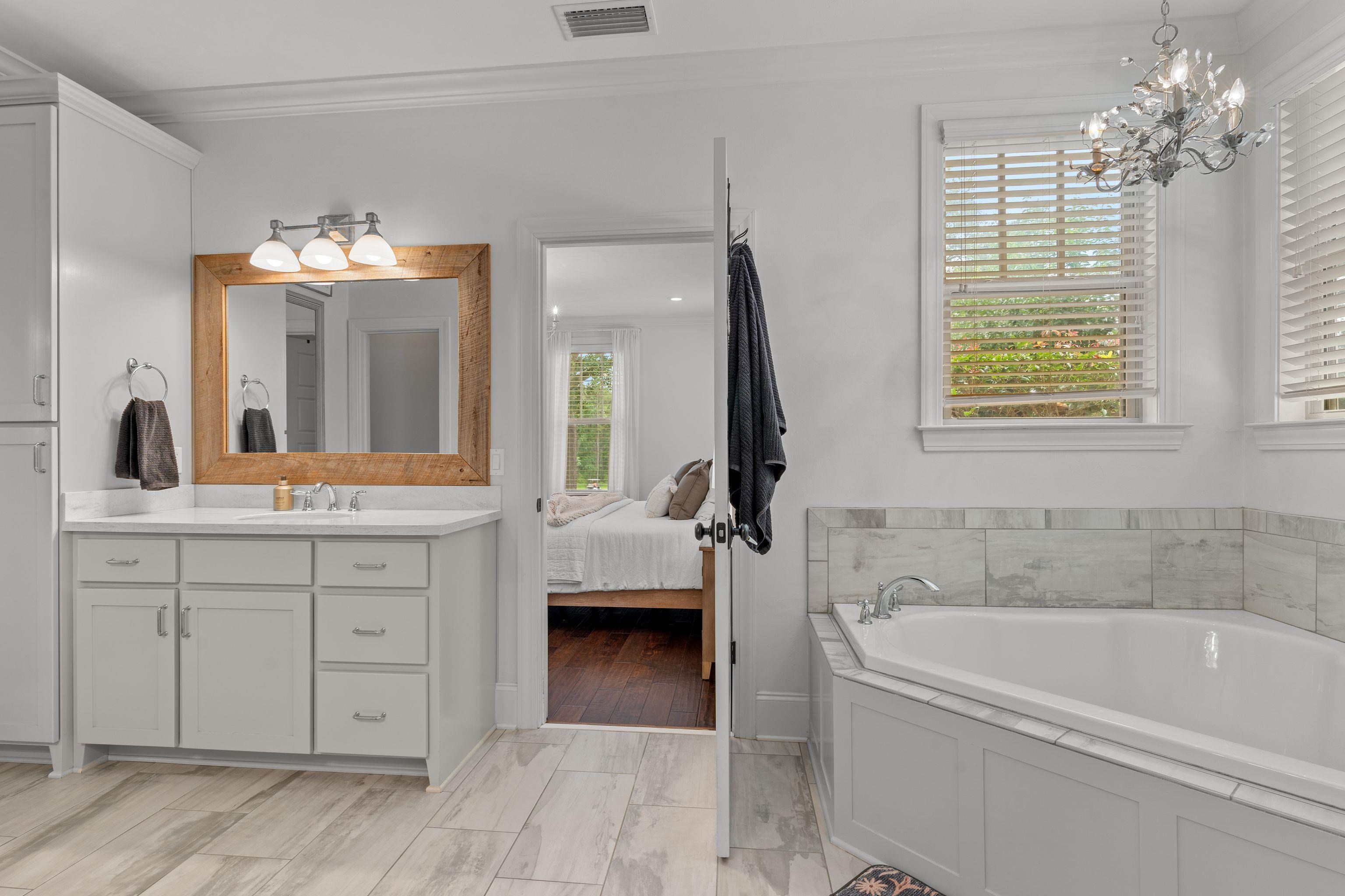 6323 Bird Dog Point