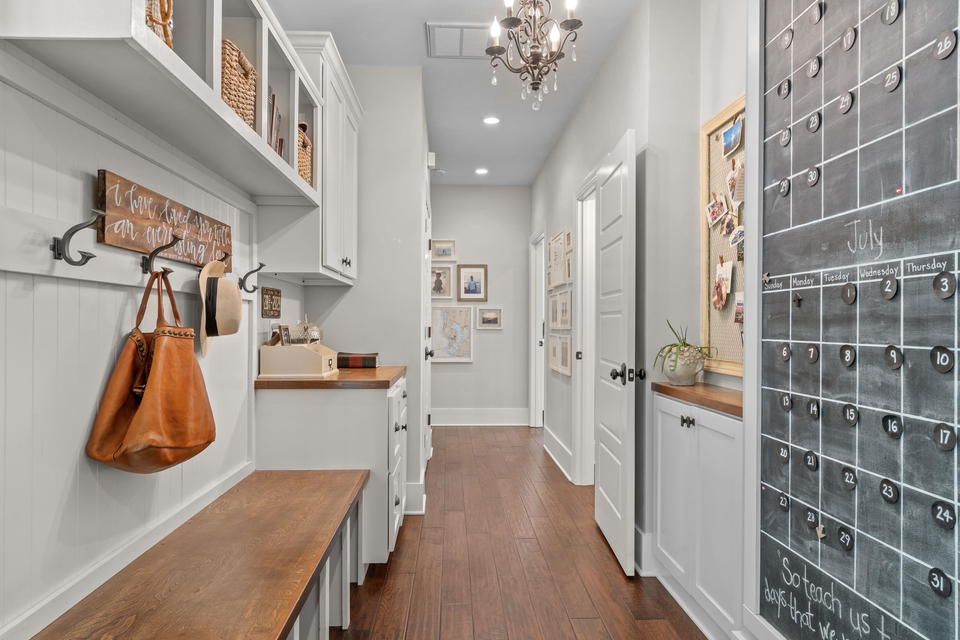 6323 Bird Dog Point