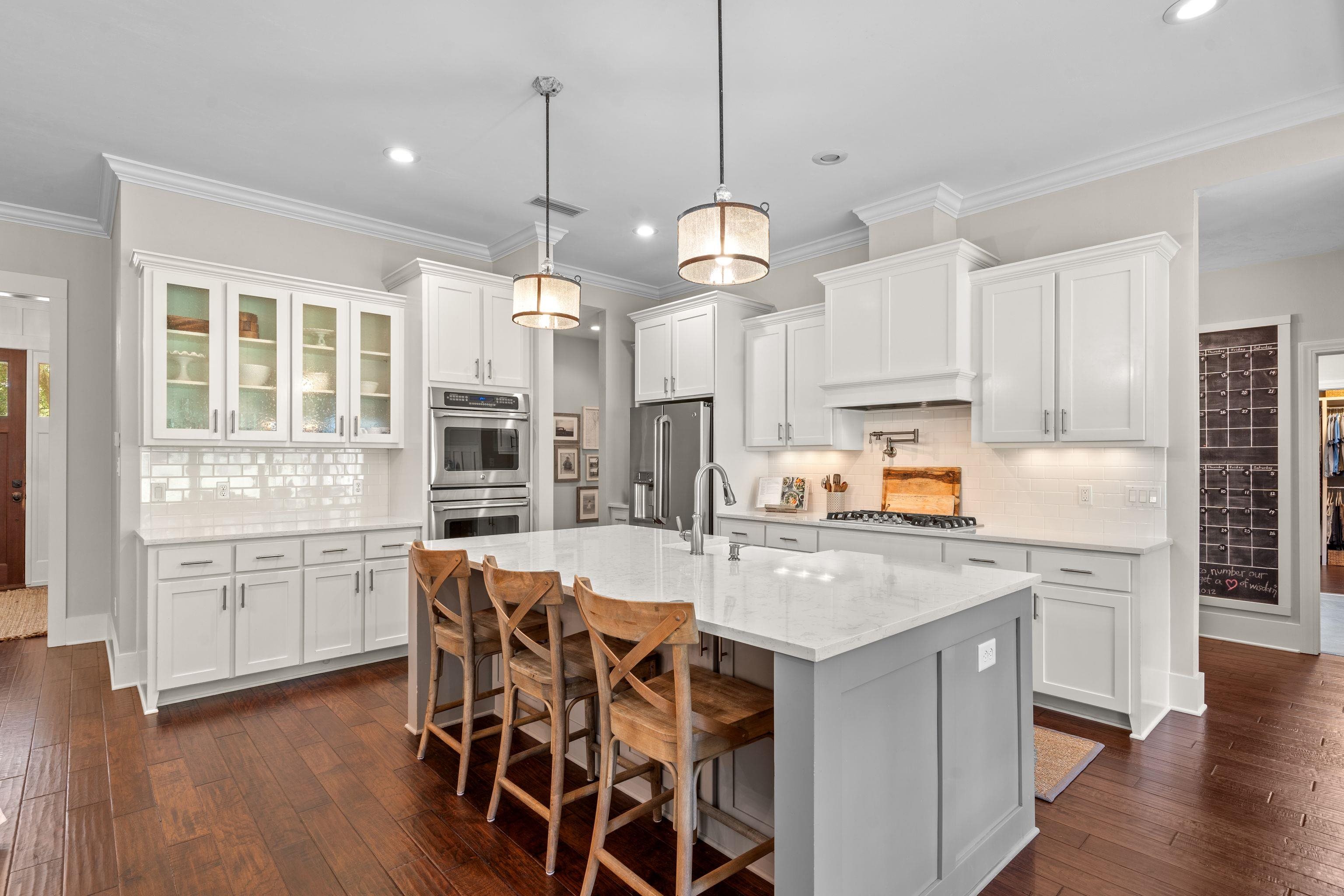 6323 Bird Dog Point