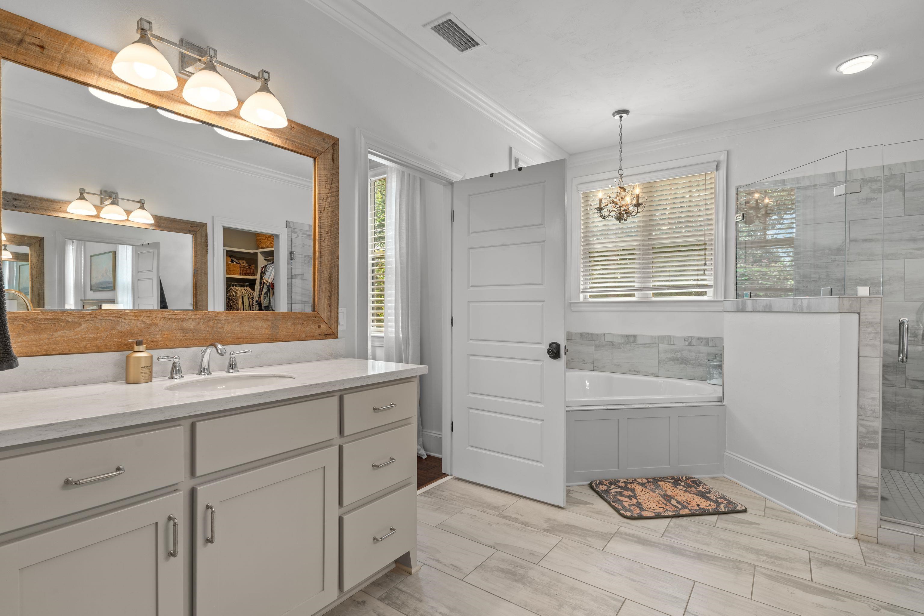 6323 Bird Dog Point
