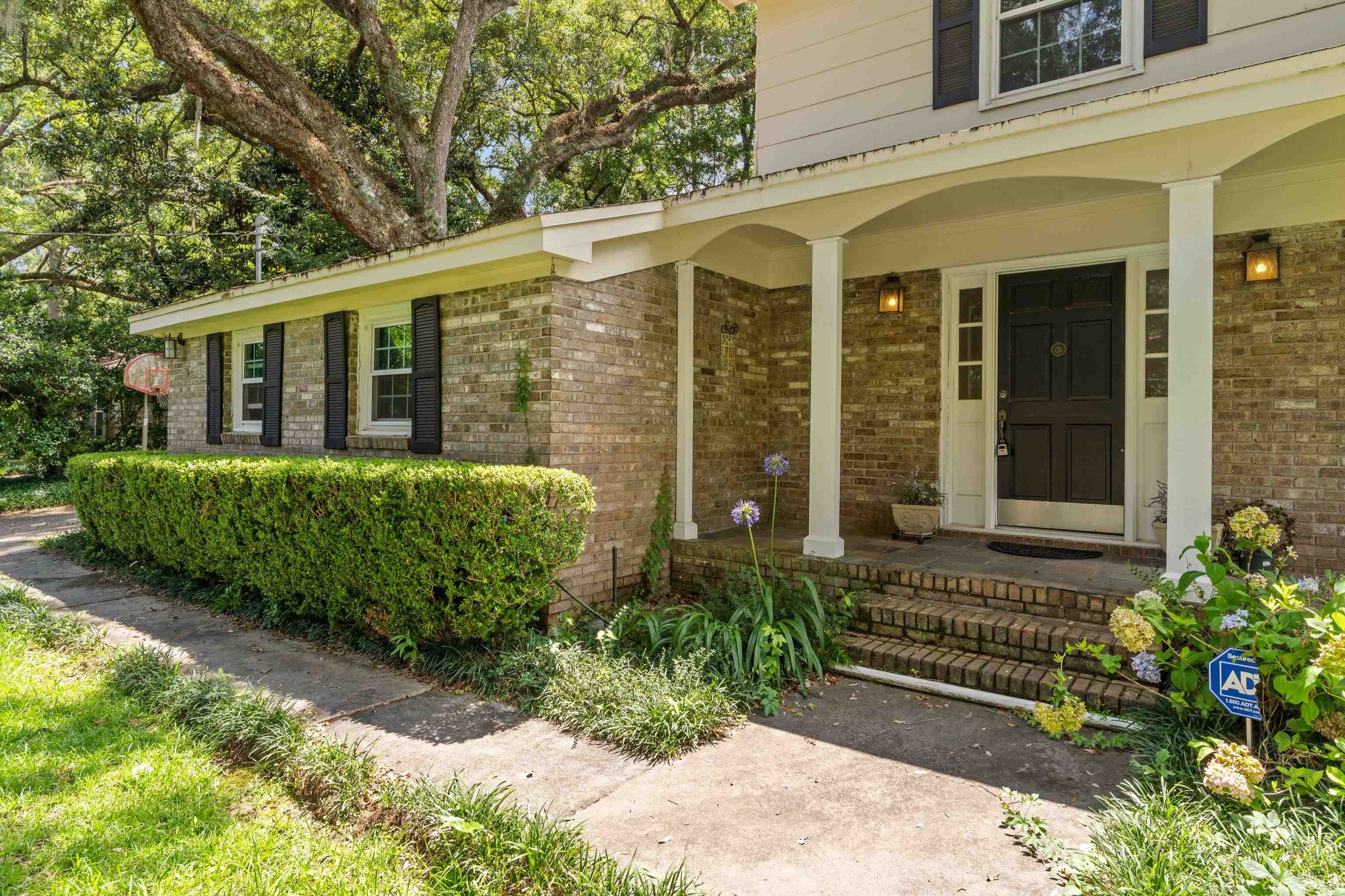 2512 Chamberlin Drive