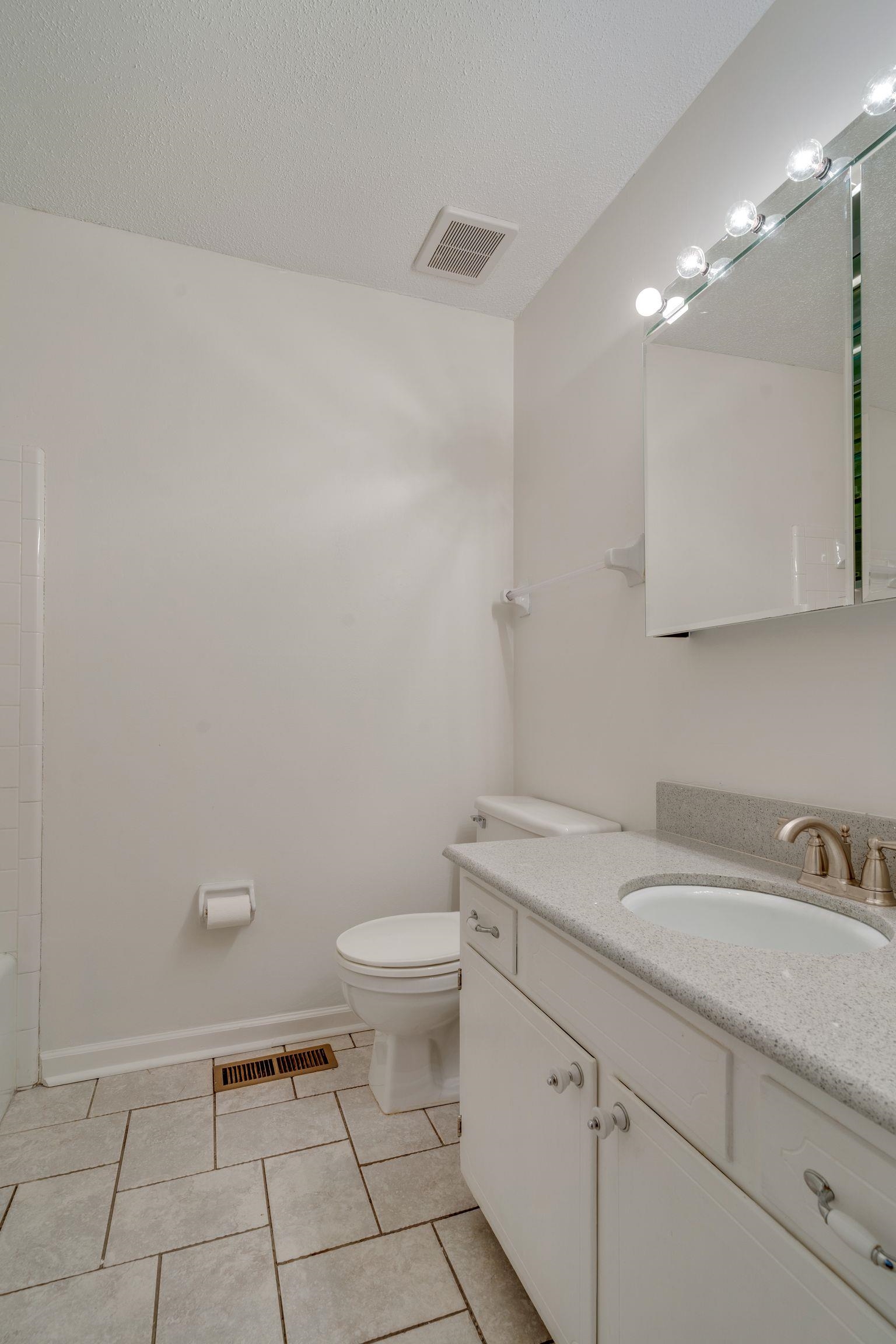 2512 Chamberlin Drive