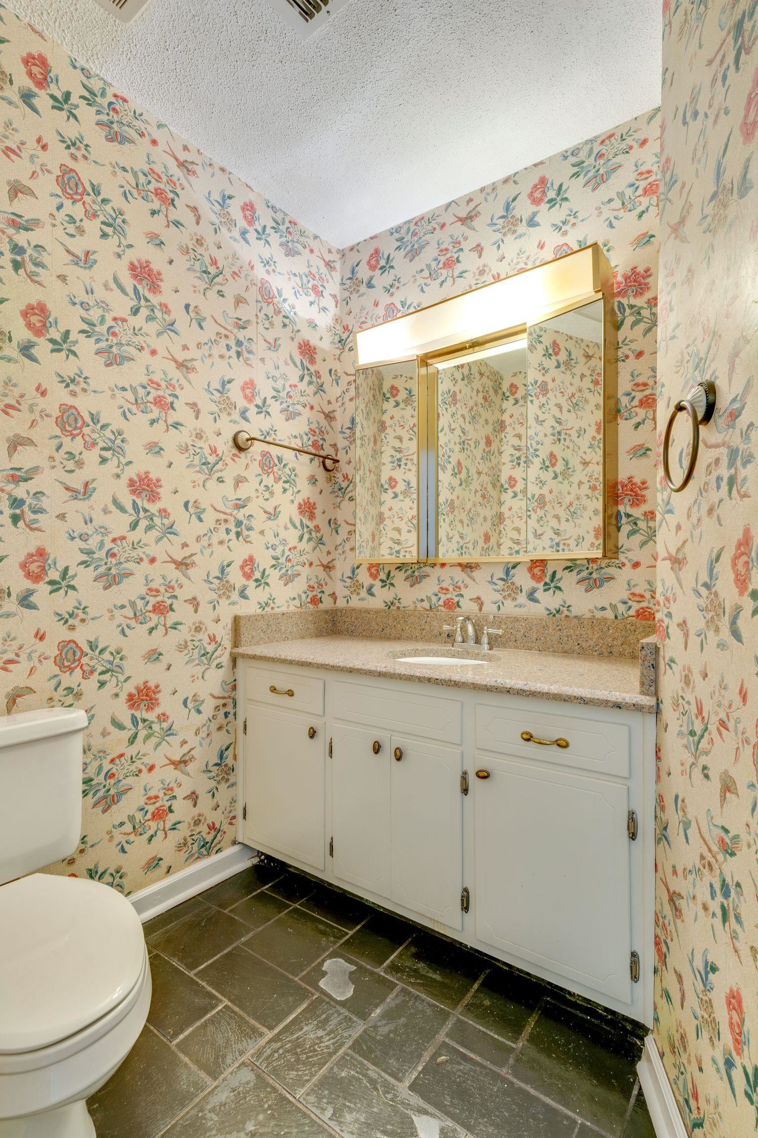 2512 Chamberlin Drive