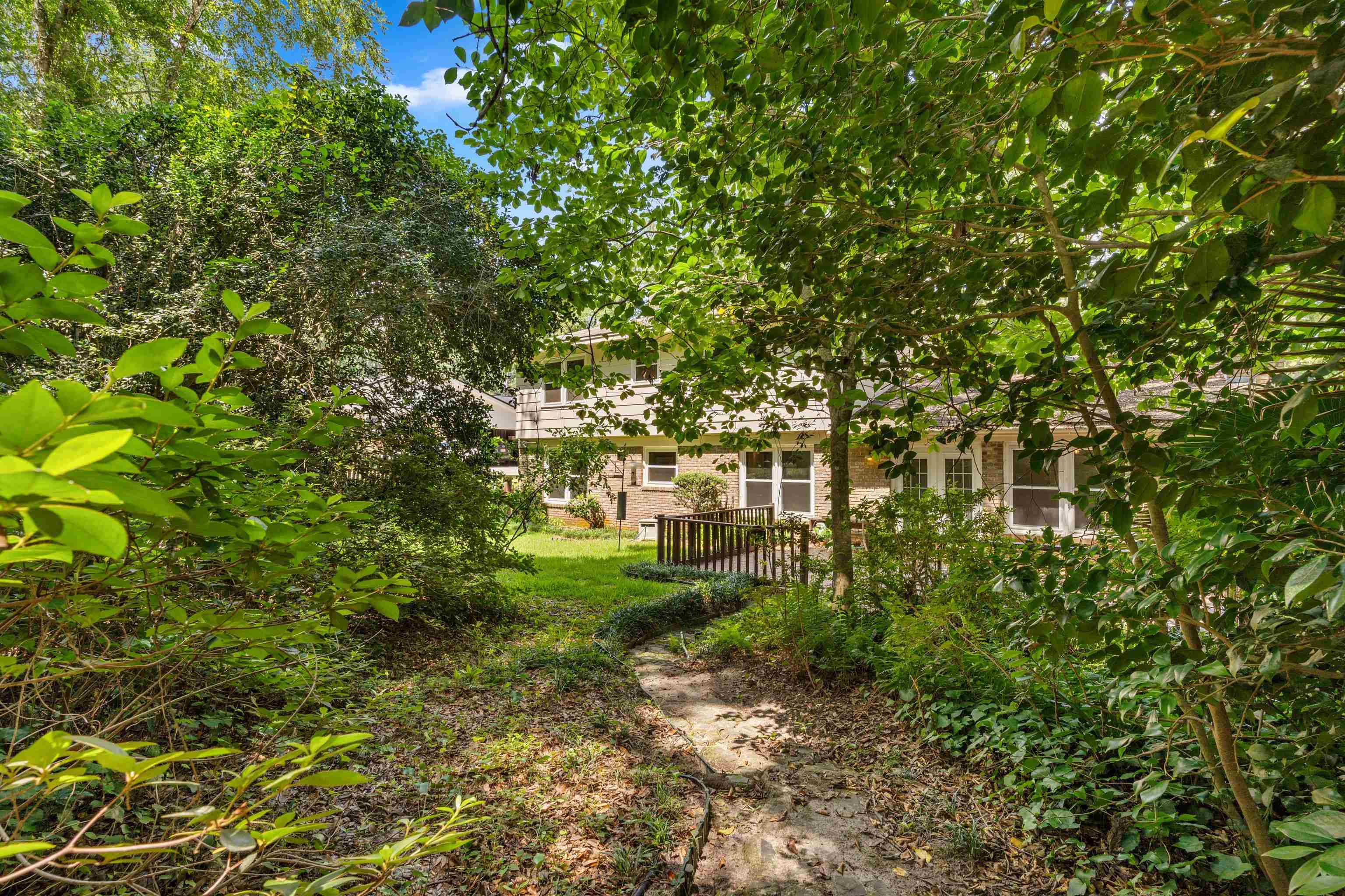 2512 Chamberlin Drive