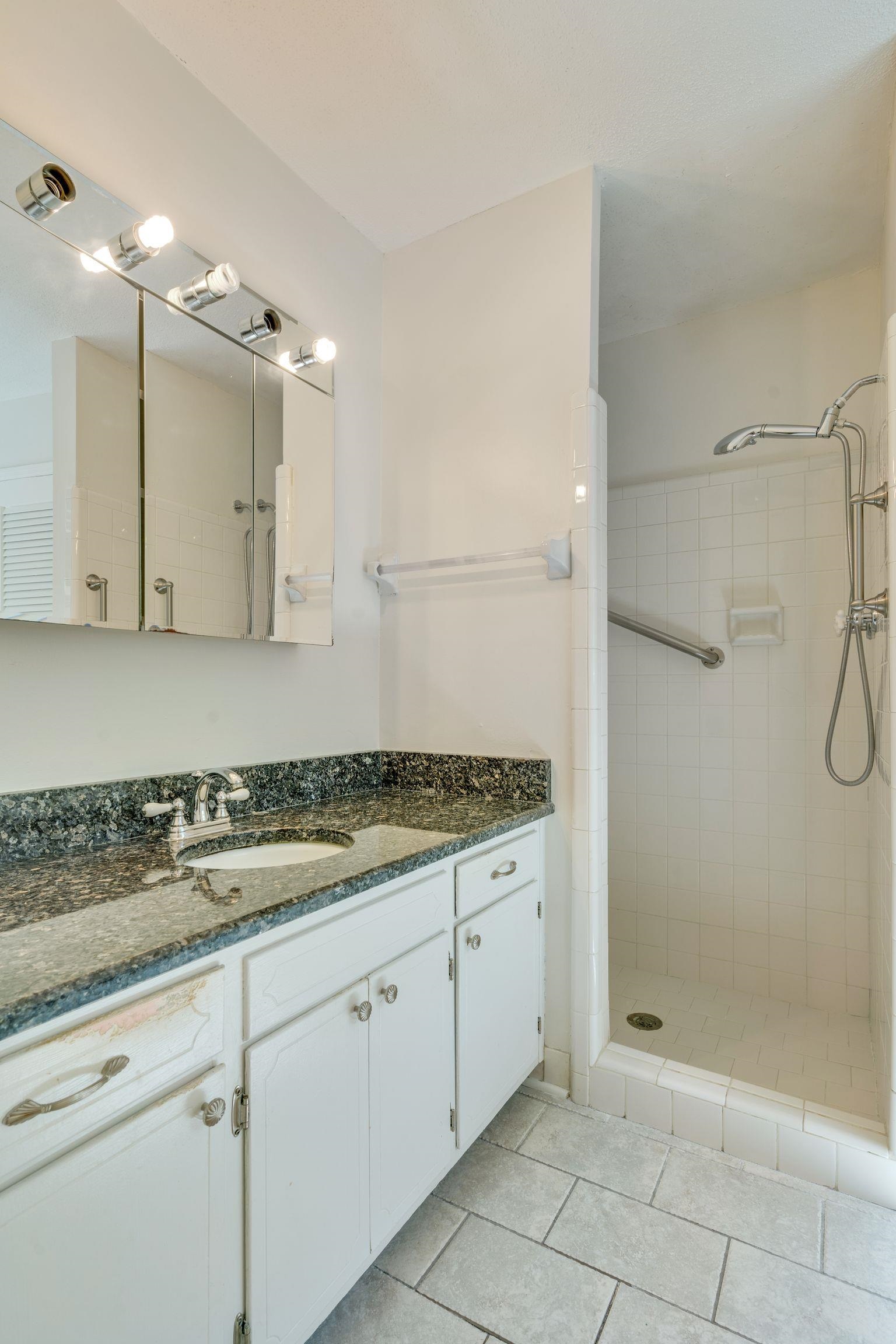 2512 Chamberlin Drive