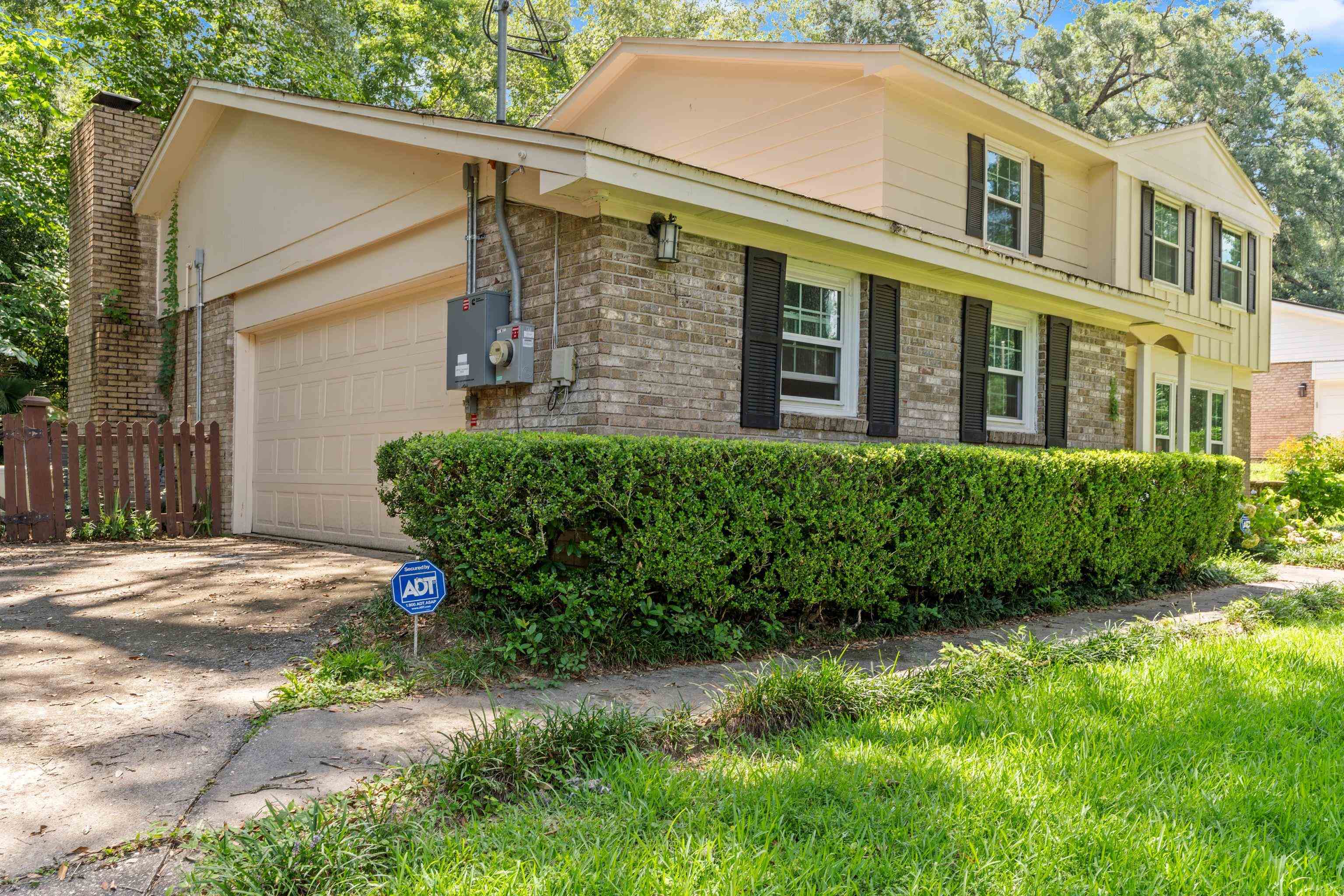 2512 Chamberlin Drive