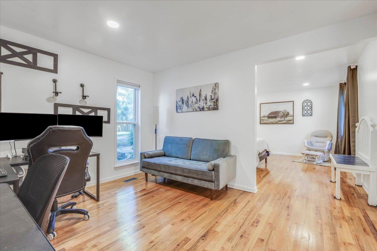 2978 Bay Shore Drive