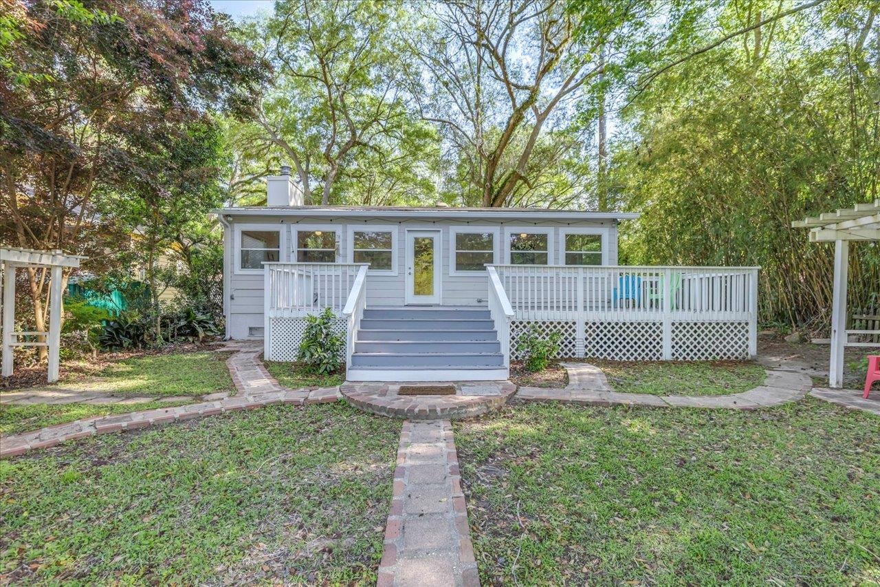 2978 Bay Shore Drive