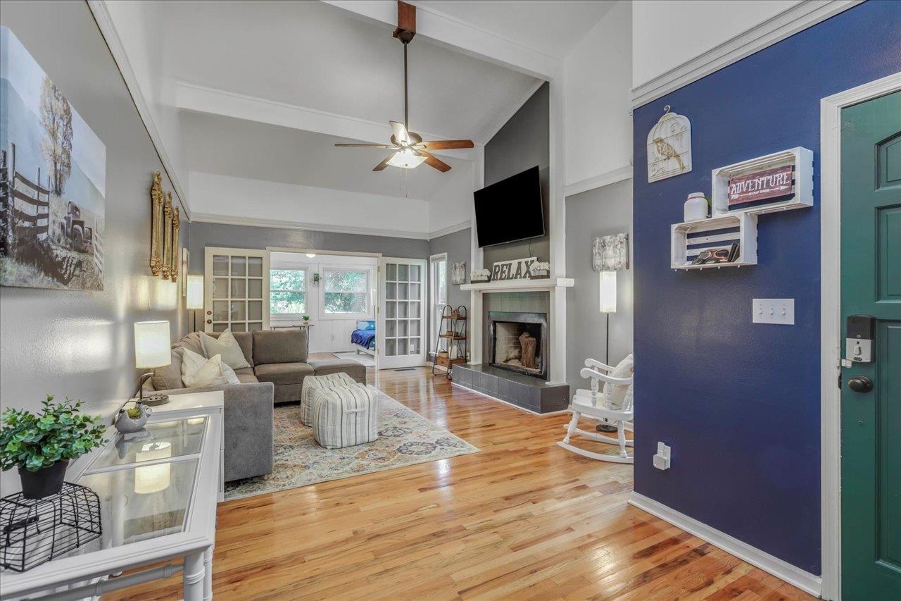 2978 Bay Shore Drive