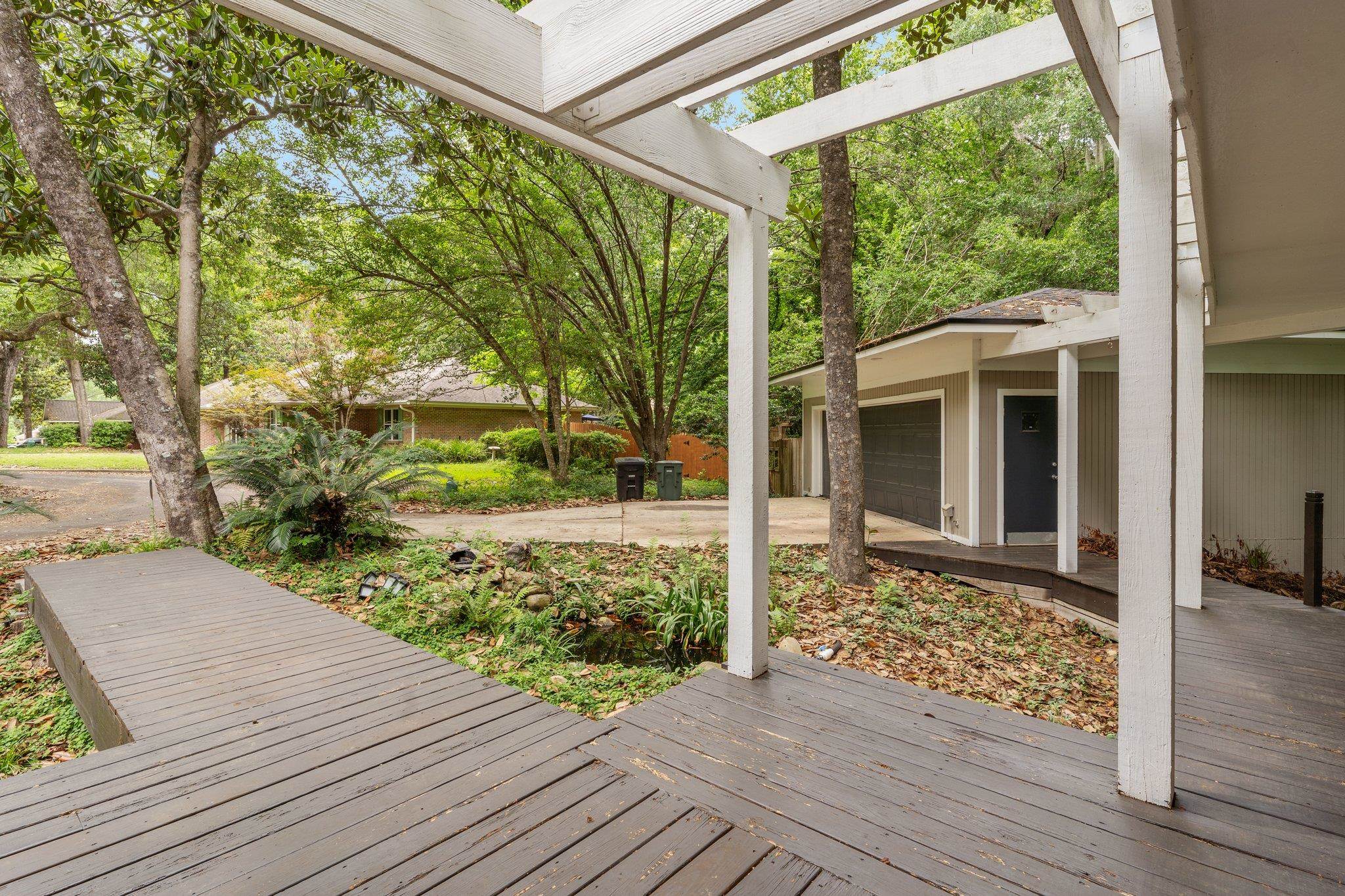 2414 Glenshire Lane