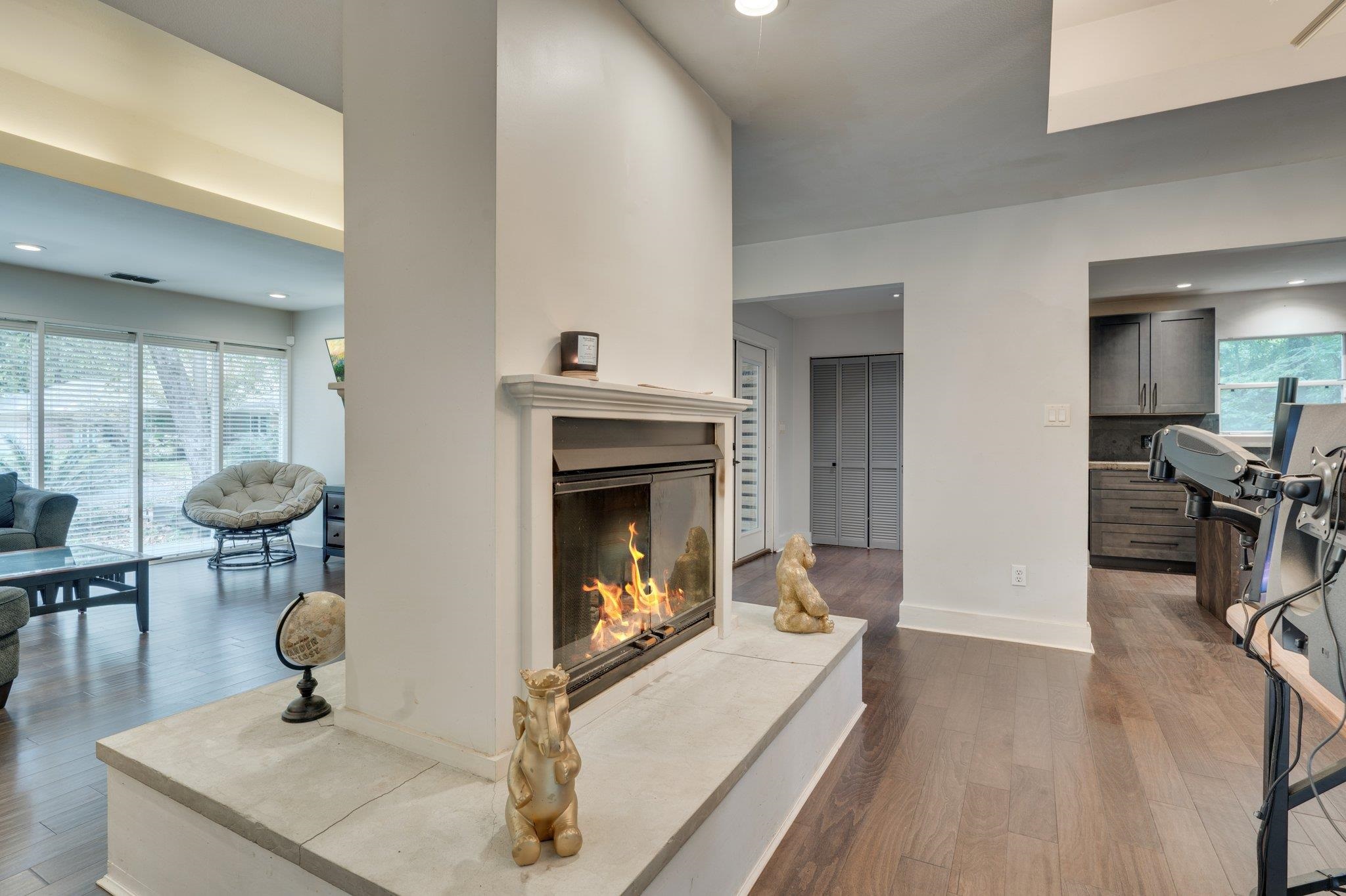 2414 Glenshire Lane