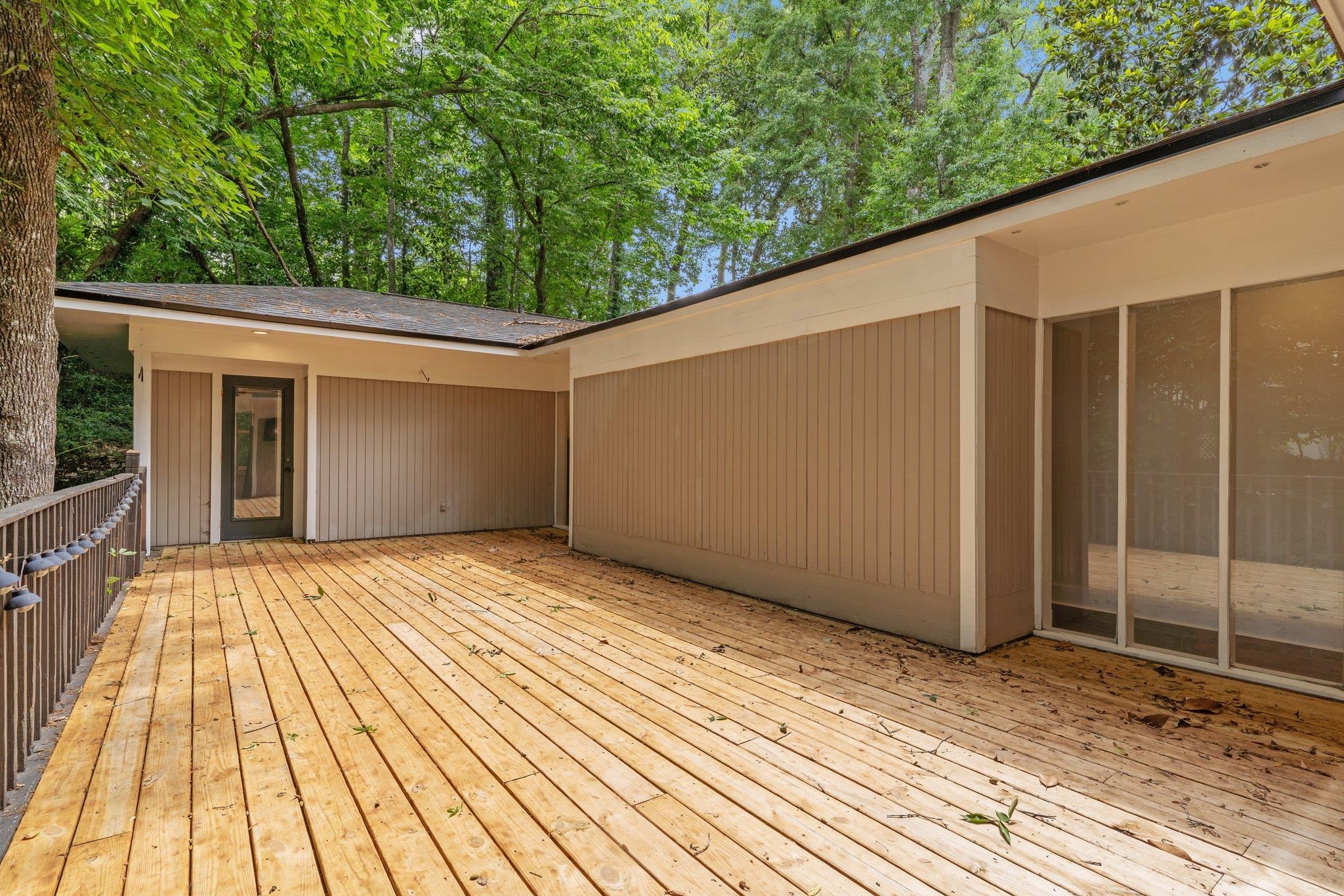 2414 Glenshire Lane