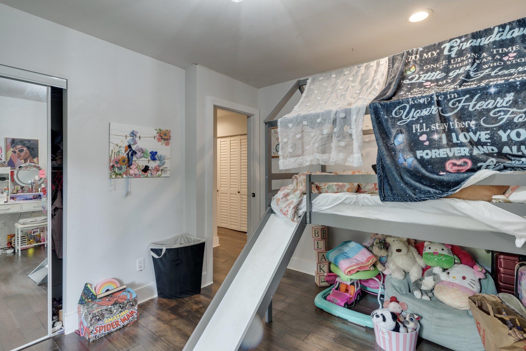 2414 Glenshire Lane