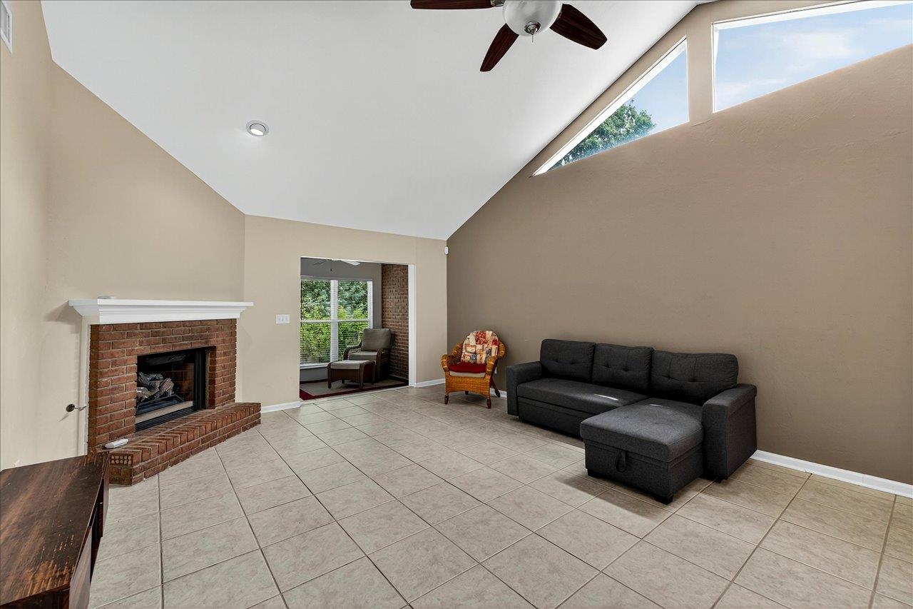 818 Elizabeth Drive