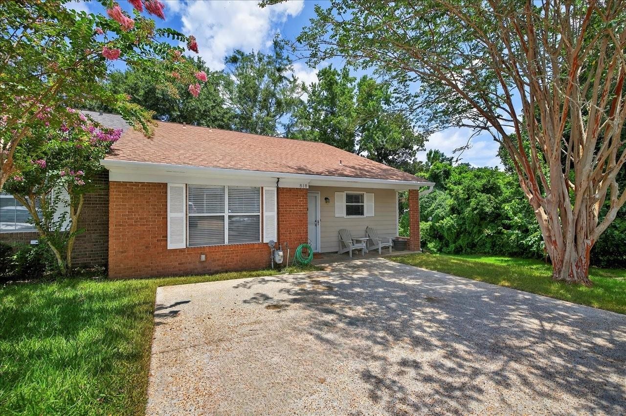 818 Elizabeth Drive