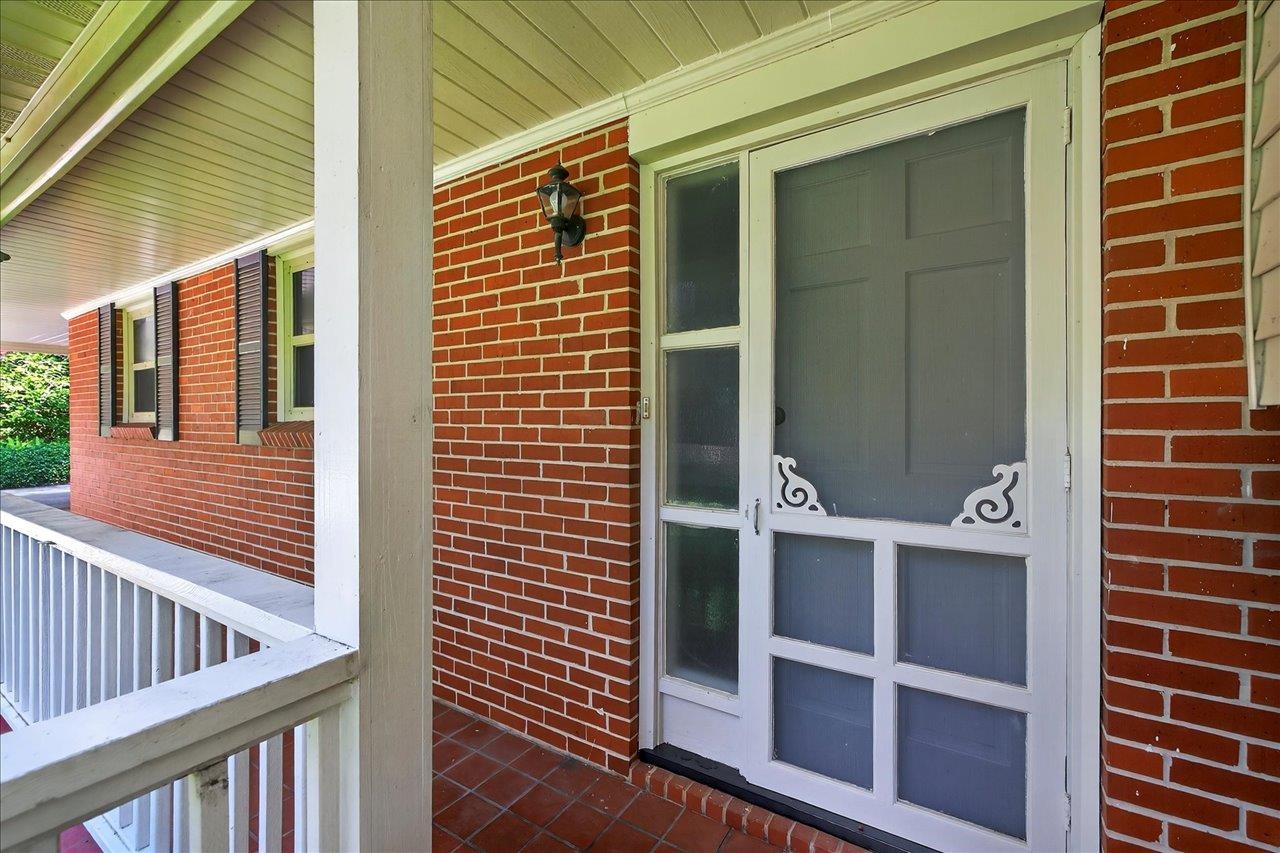 1714 Sunset Lane