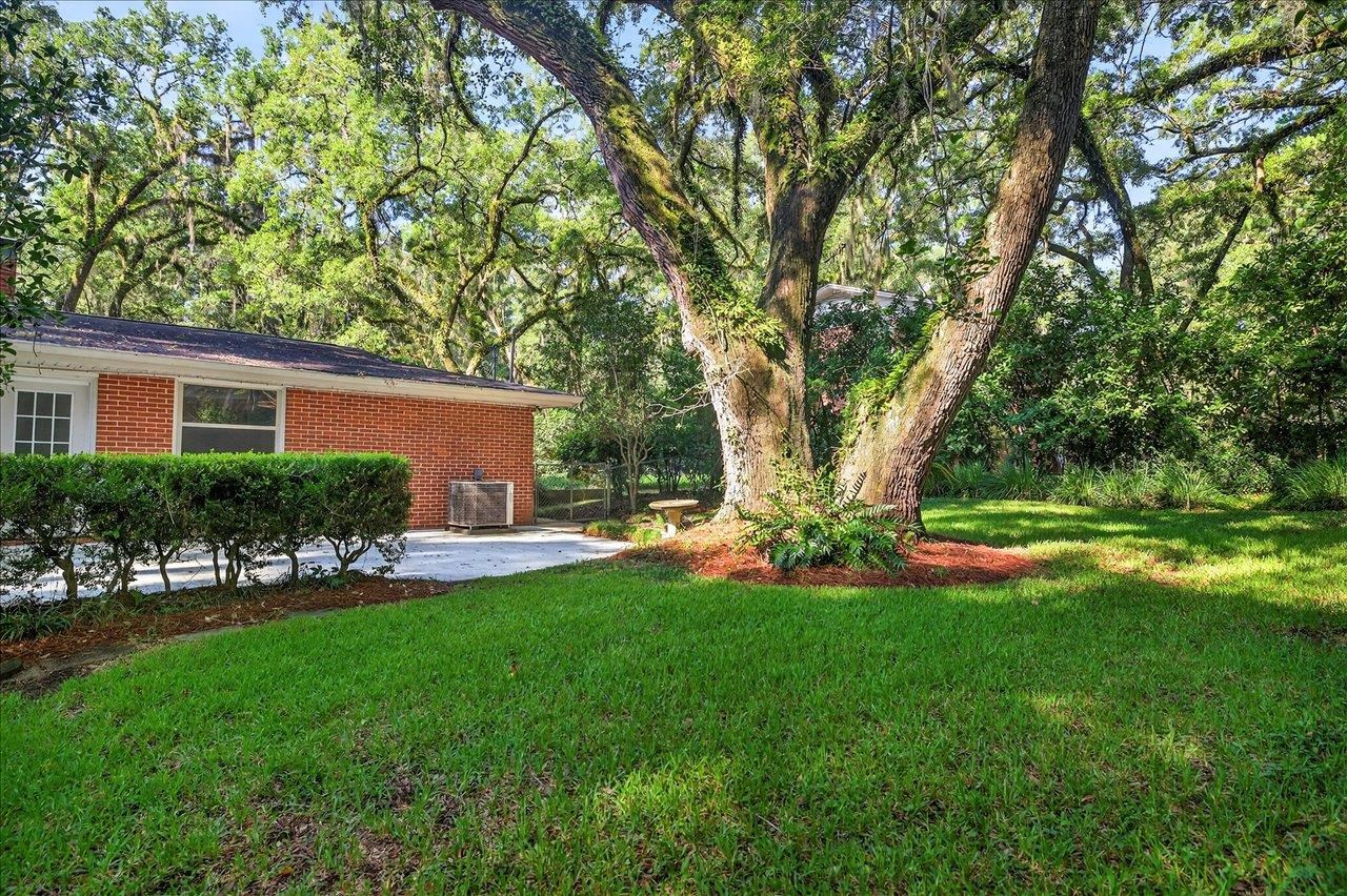 1714 Sunset Lane