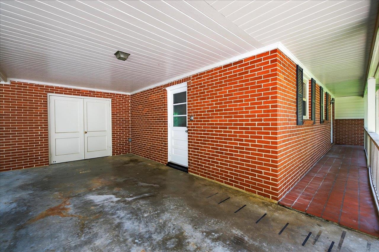 1714 Sunset Lane