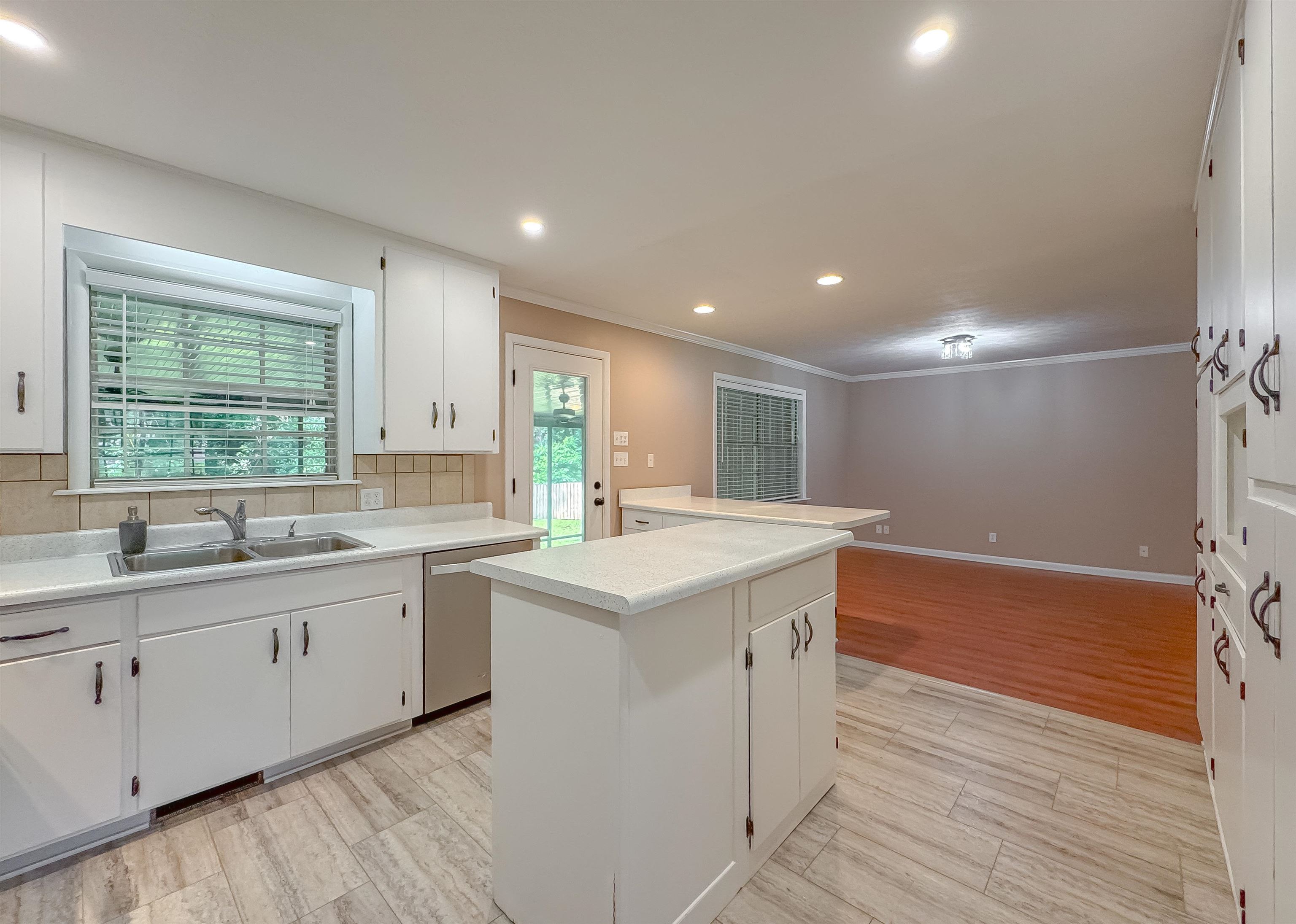 1917 Doomar Drive