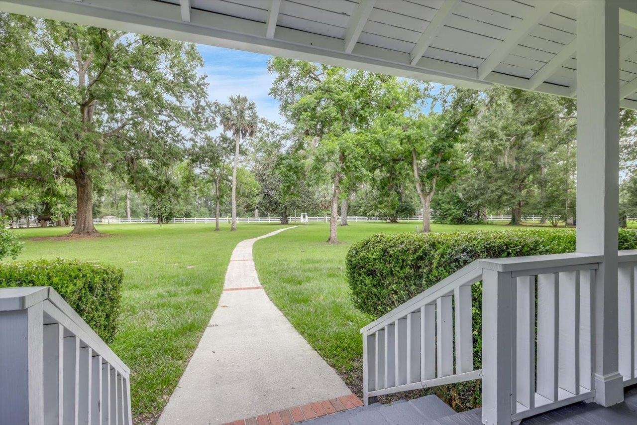 79 Lakeside Road