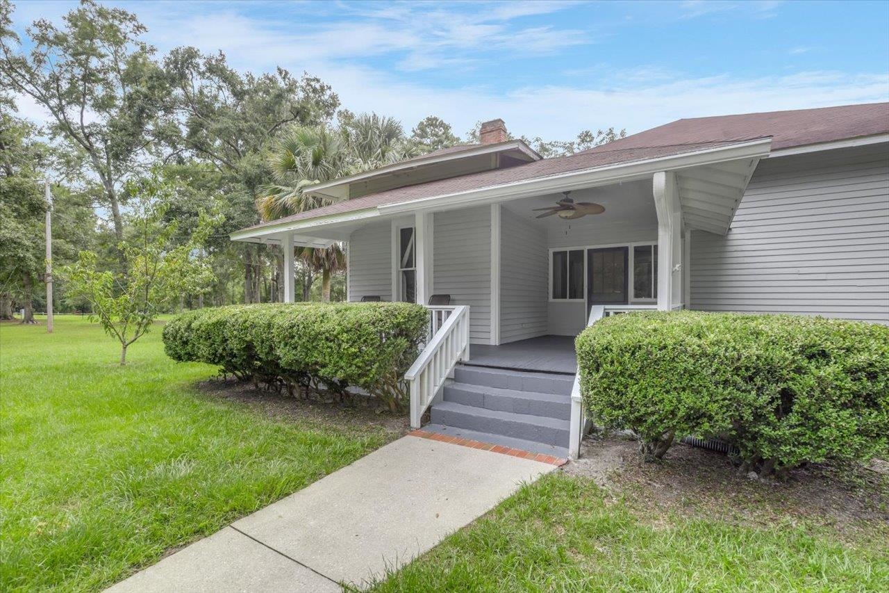 79 Lakeside Road