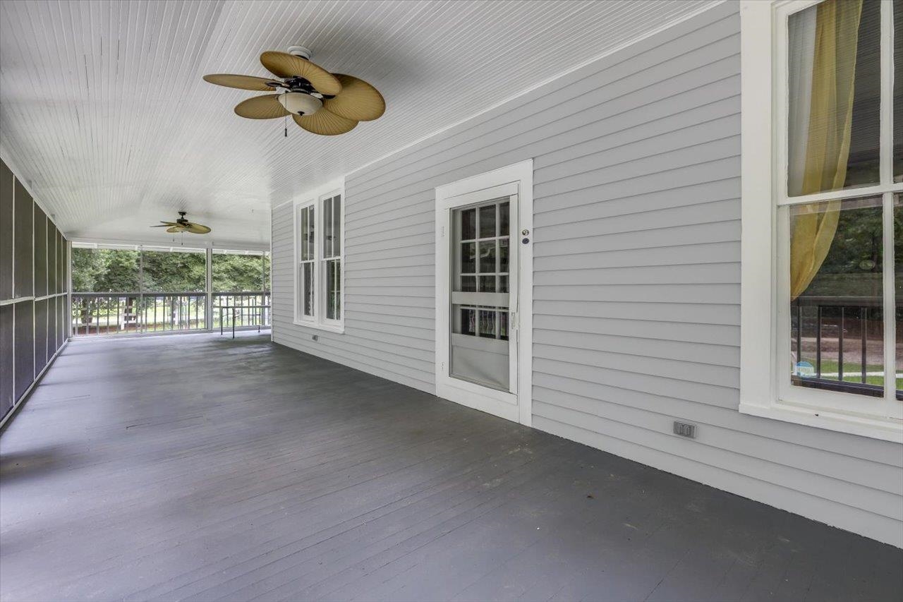 79 Lakeside Road