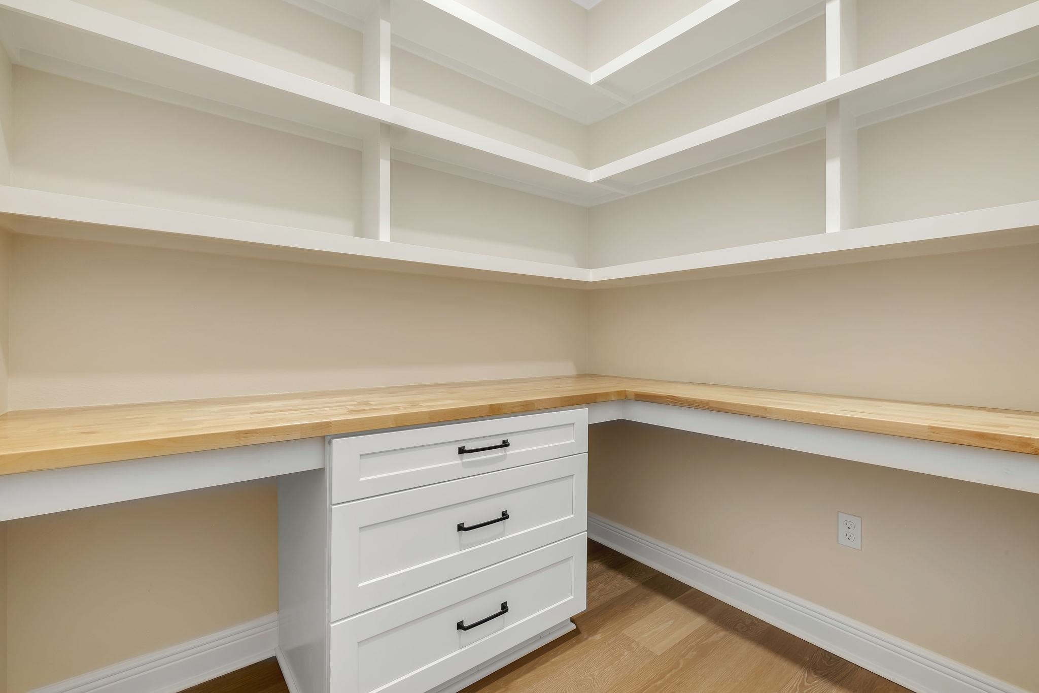 4000 W W Kelley Road